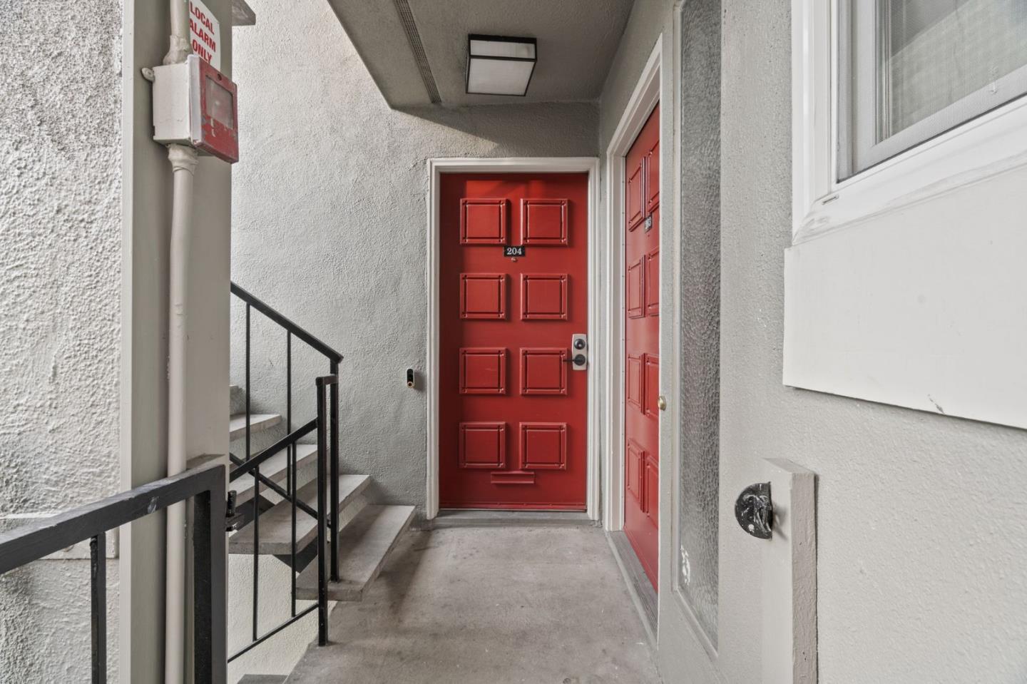 4000 Farm Hill Boulevard 204