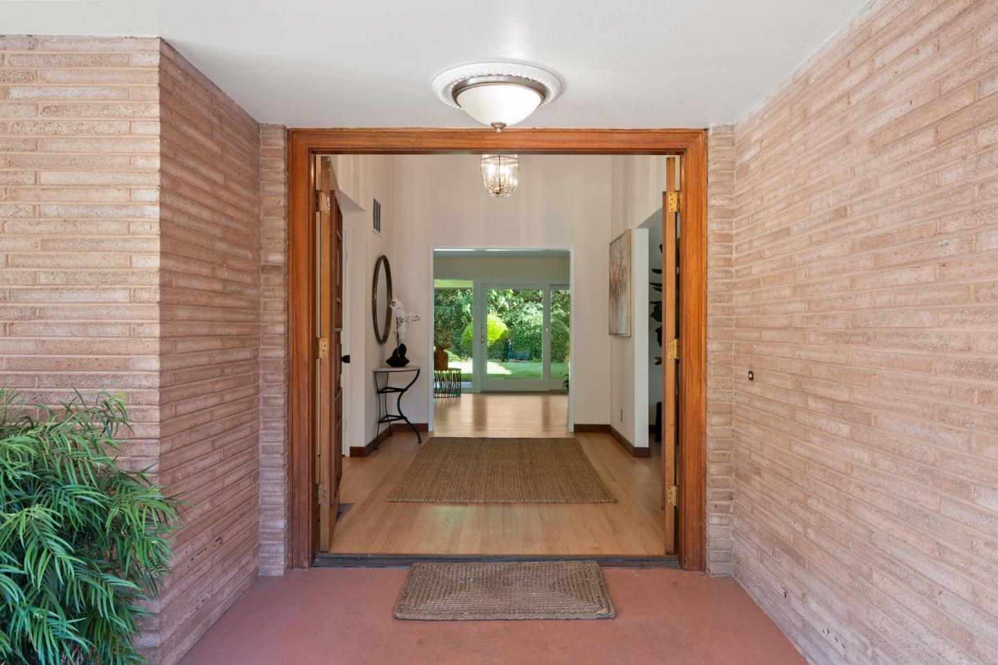 140 Northridge