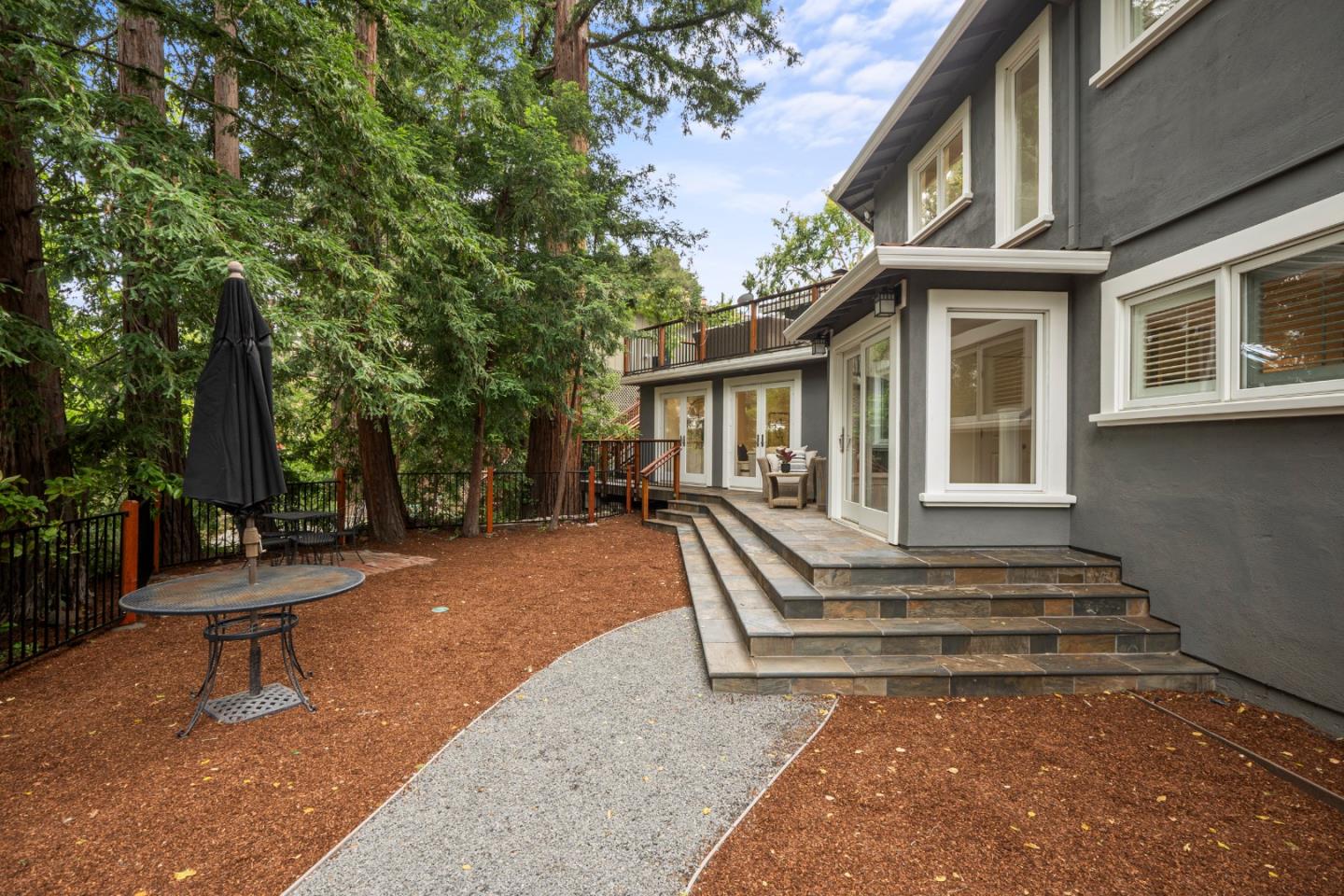 25 Woodhue Court