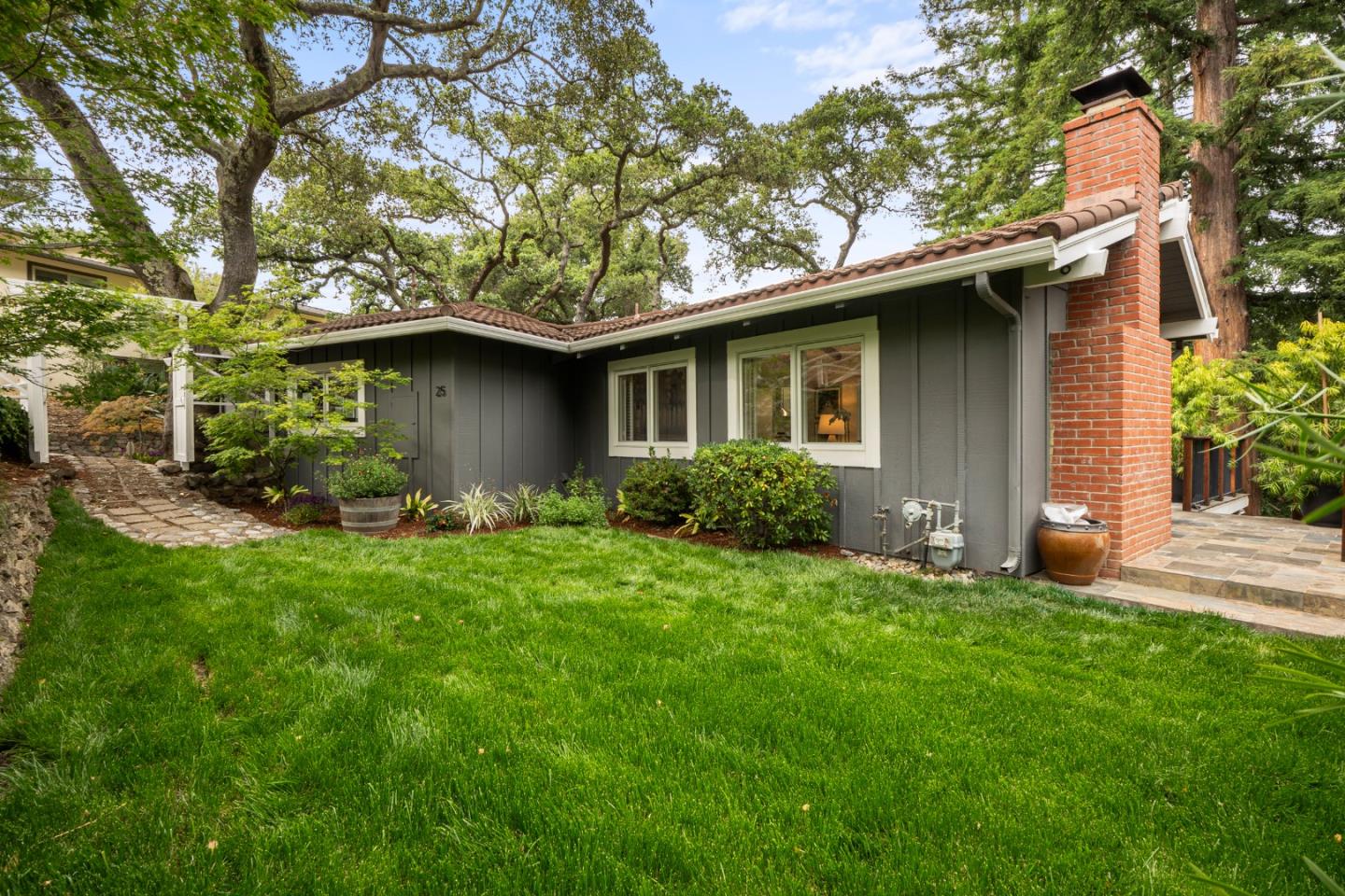 25 Woodhue Court
