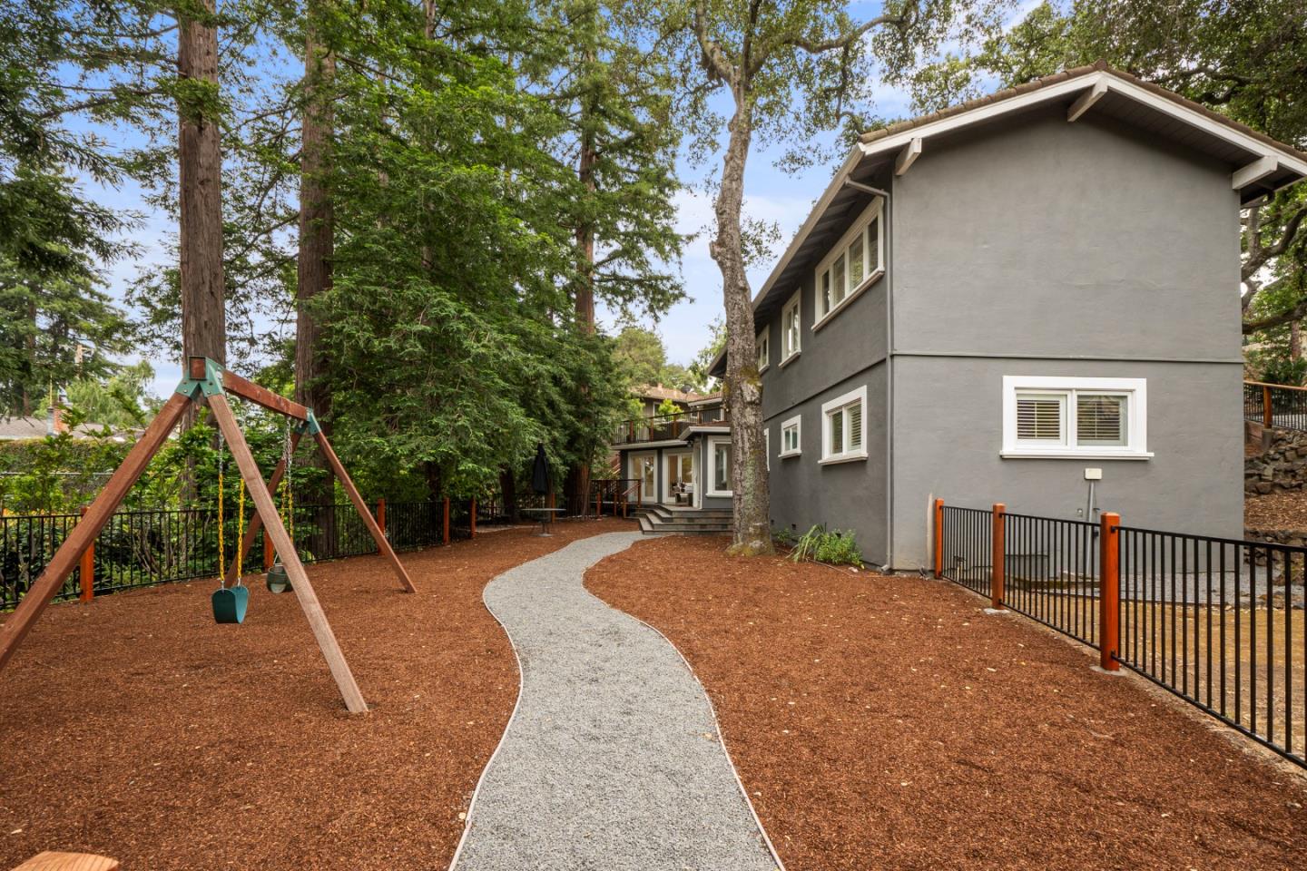 25 Woodhue Court
