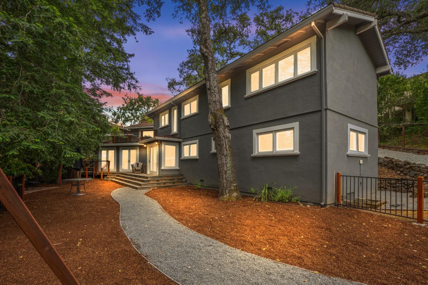 25 Woodhue Court