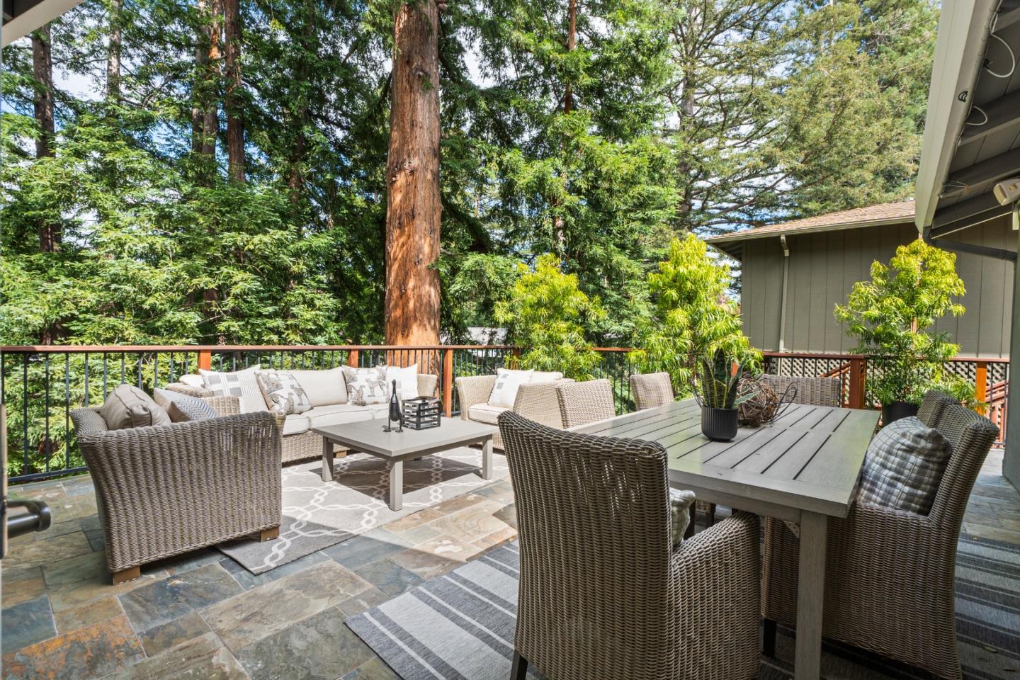 25 Woodhue Court