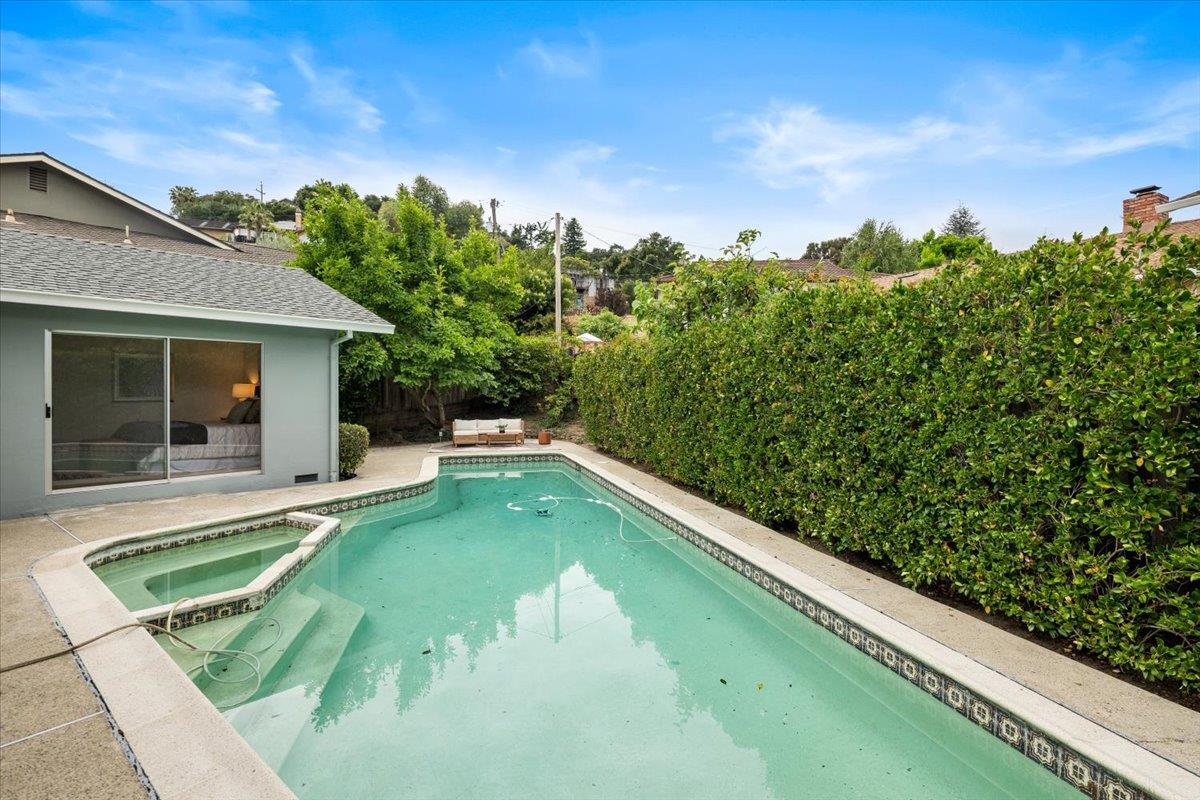 32 Bradshaw Terrace