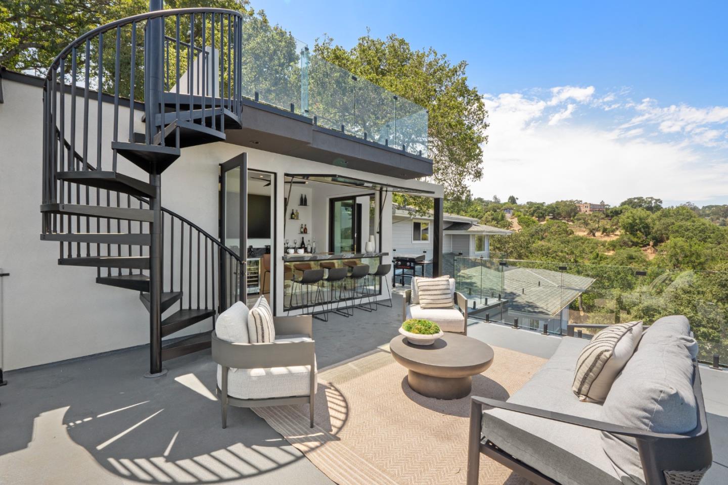 3724 Laurel WAY