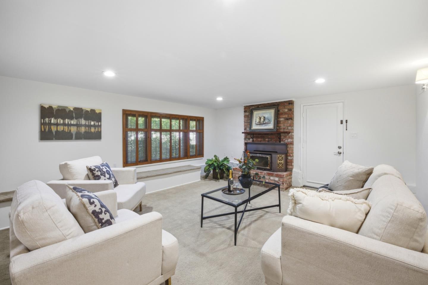 3642 Farm Hill BLVD