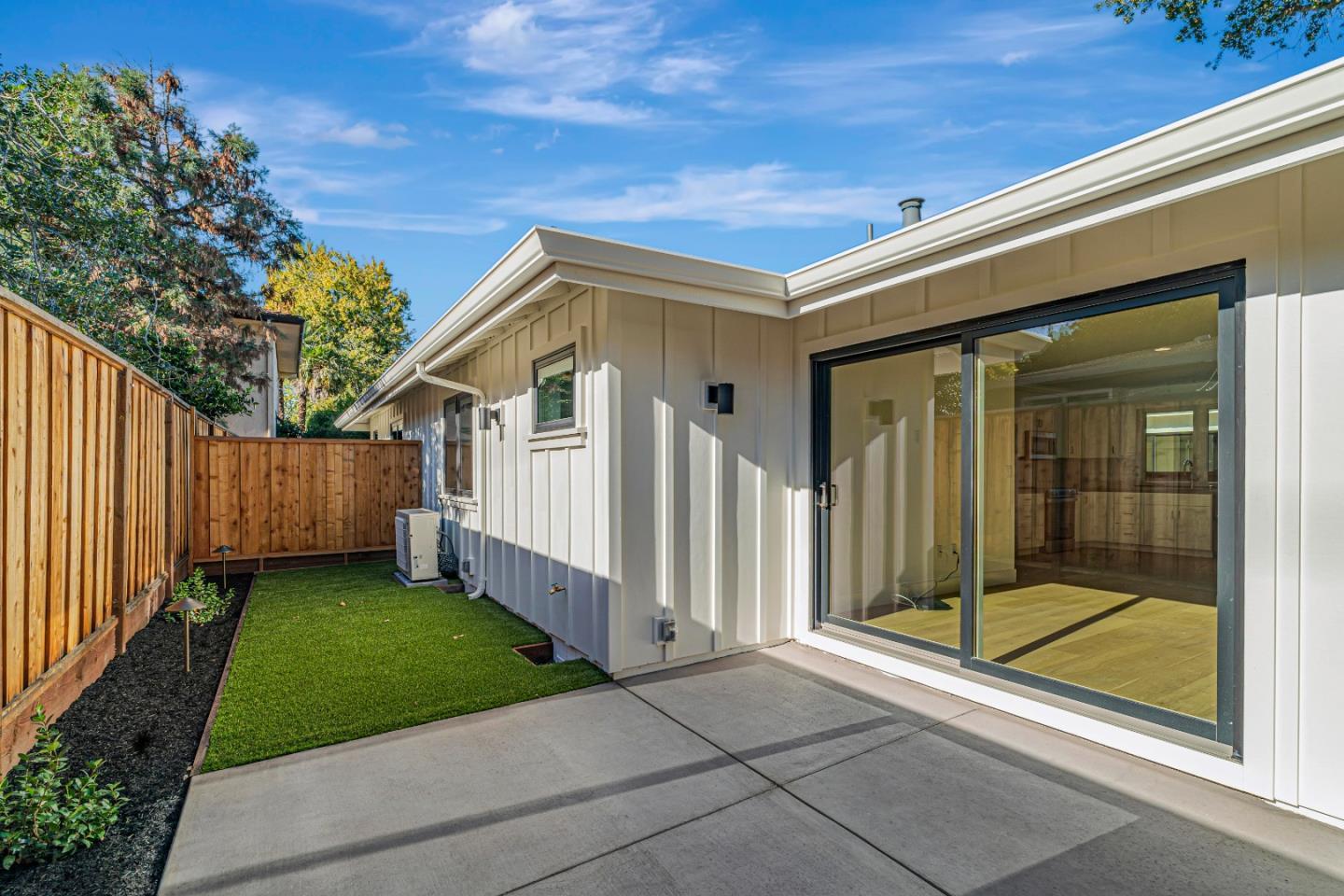 1460 Kentfield AVE