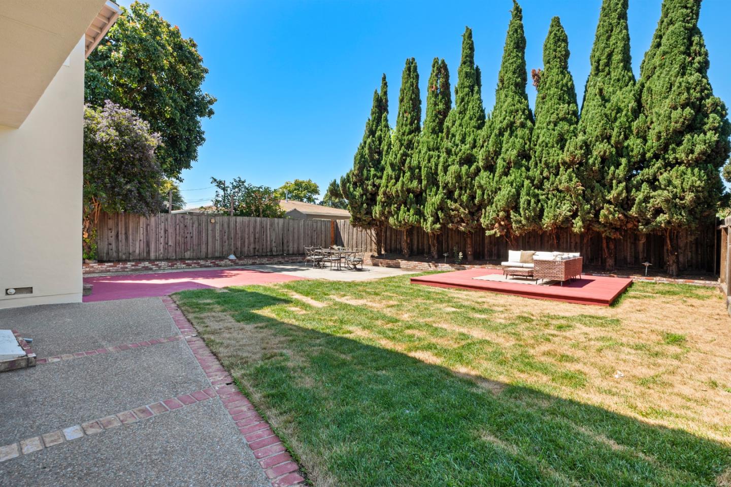 2275 Pulgas AVE