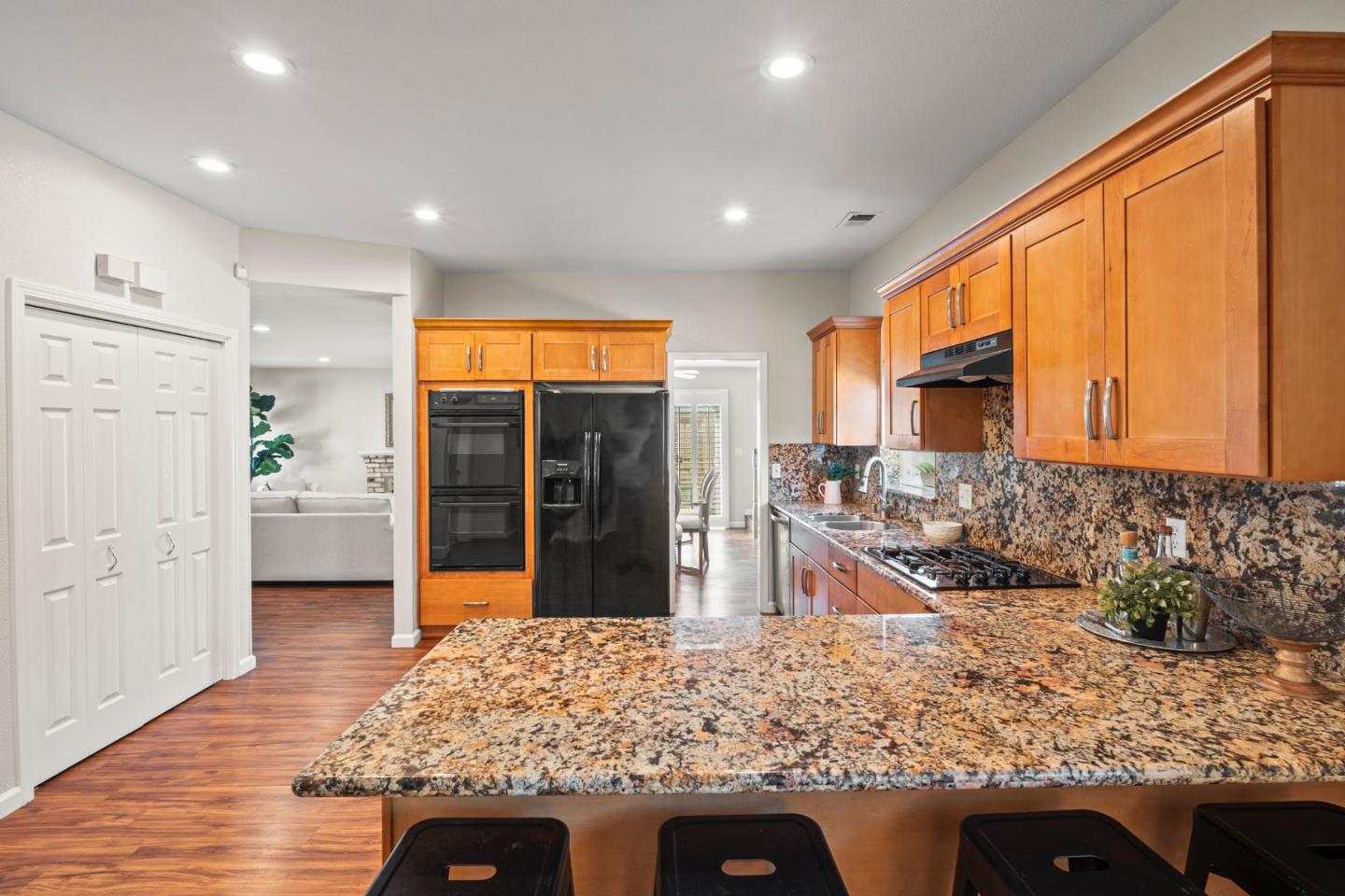 2275 Pulgas AVE