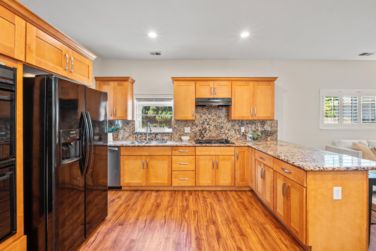 2275 Pulgas AVE