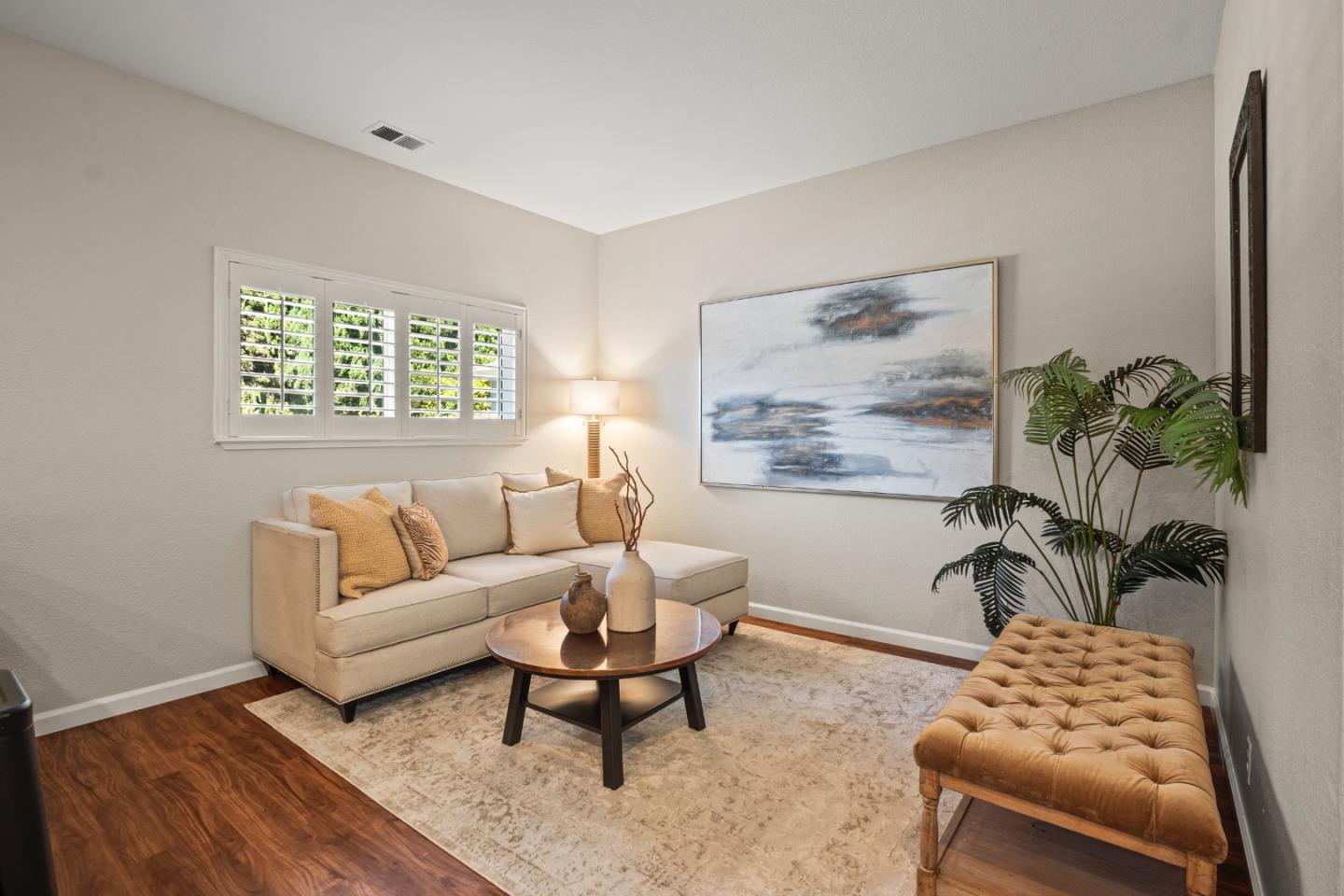 2275 Pulgas AVE