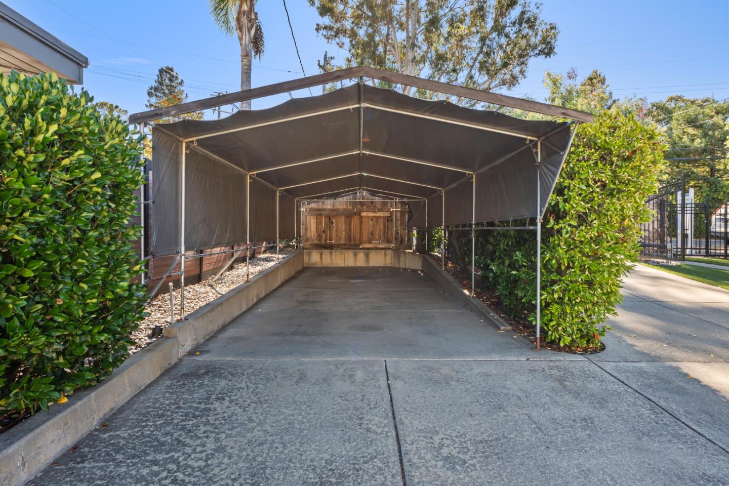 773 Lakeview WAY