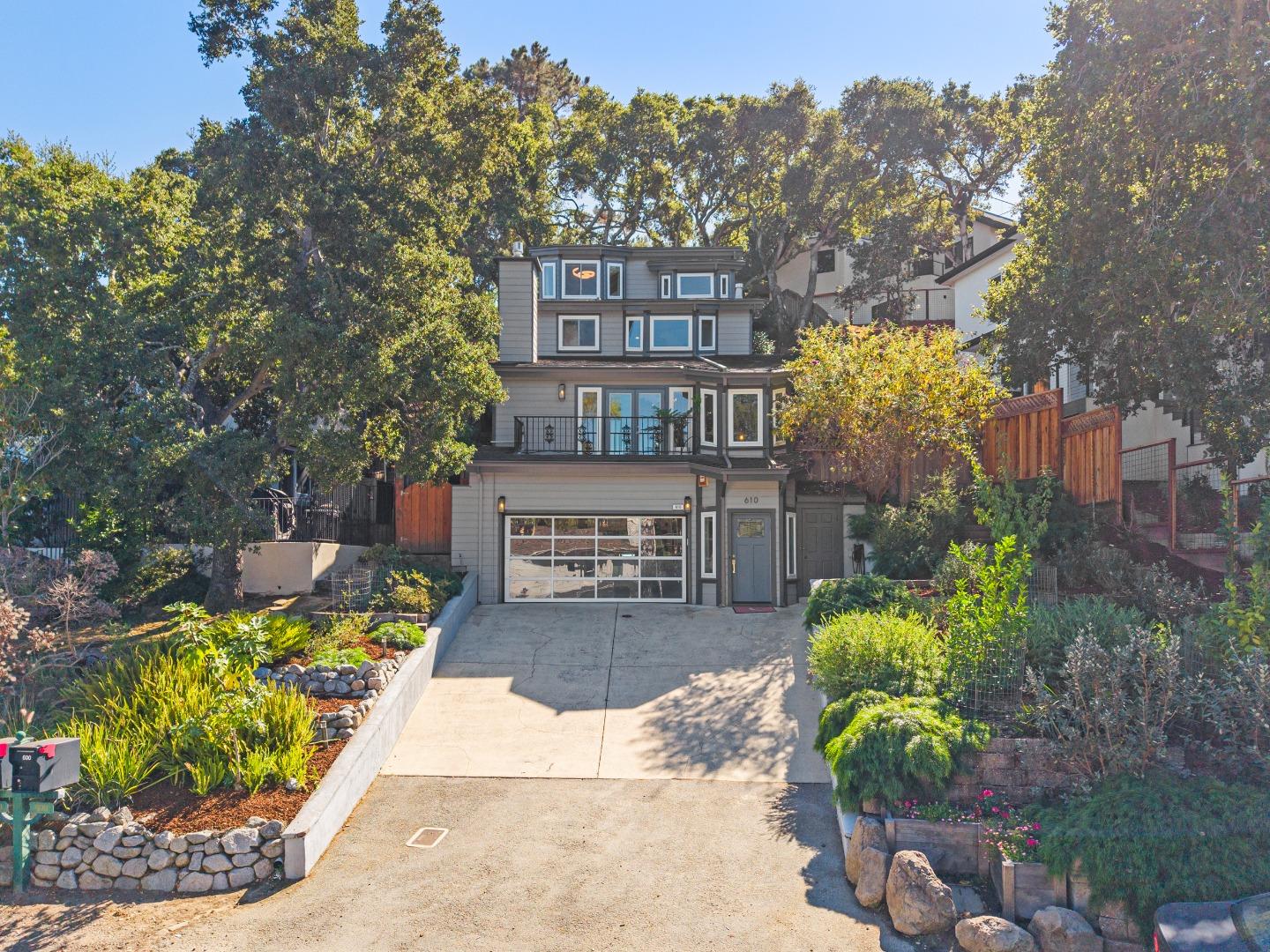 610 Lakeview WAY