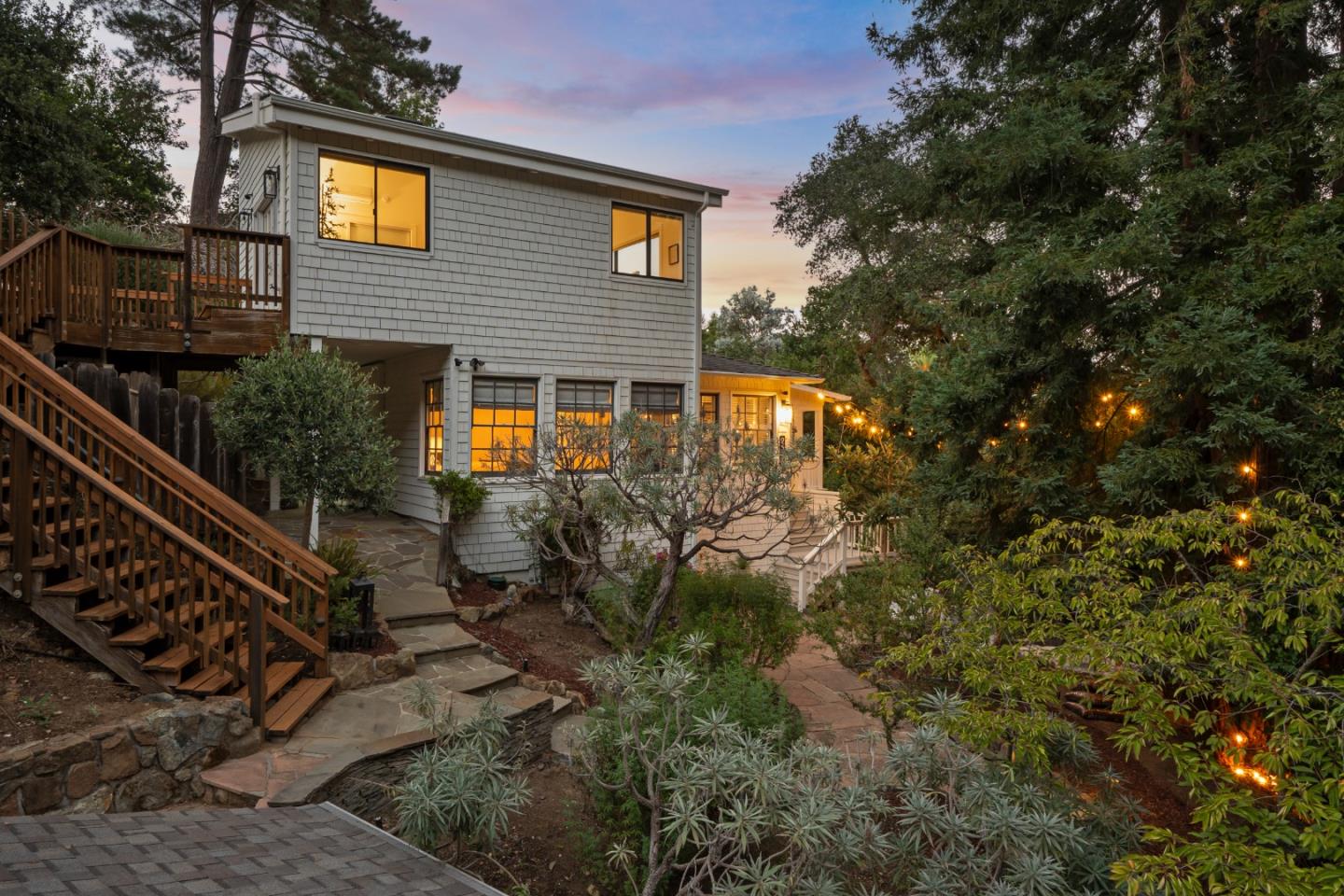 2526 Woodland PL