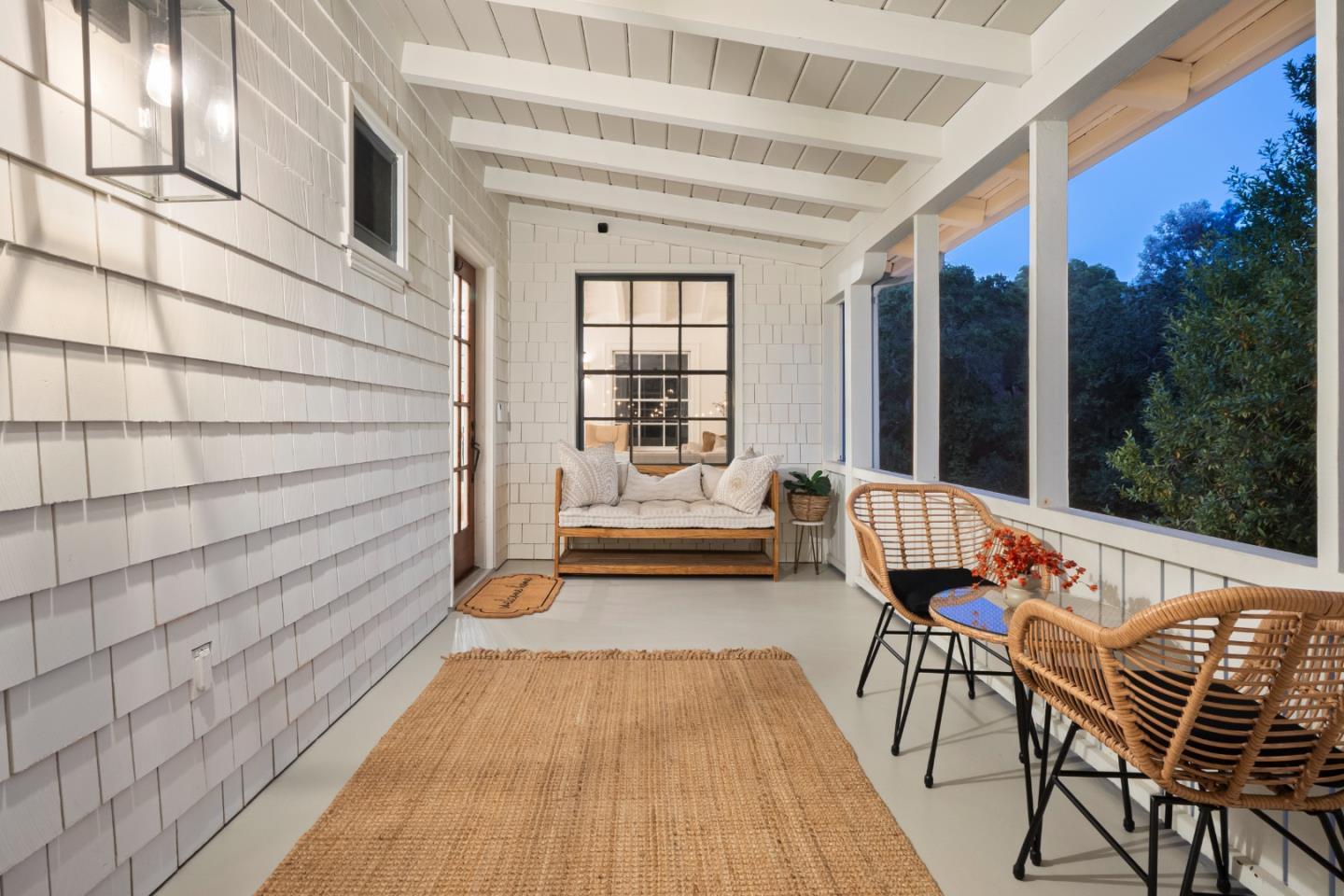 2526 Woodland PL