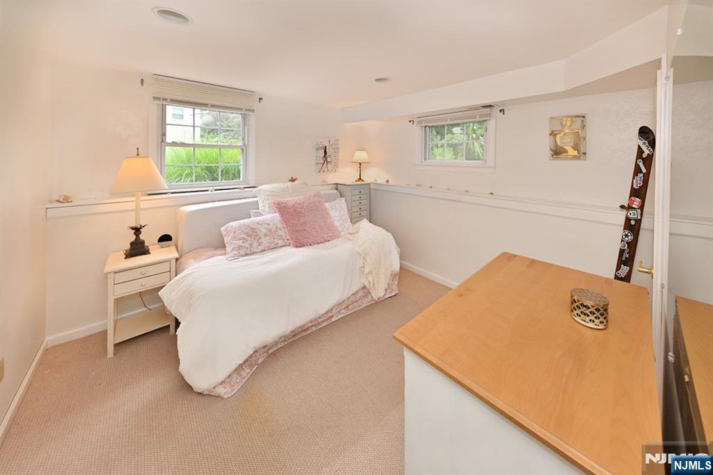 12 Heatherhill Lane