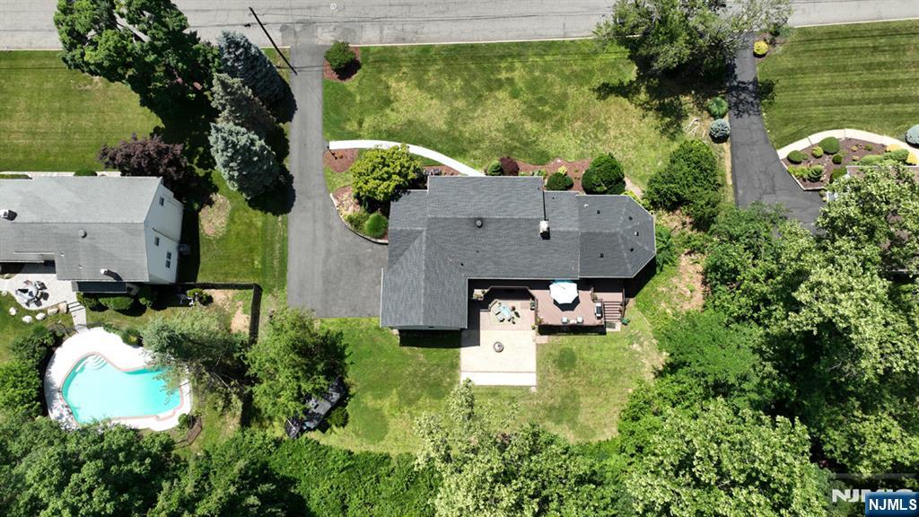 12 Heatherhill Lane