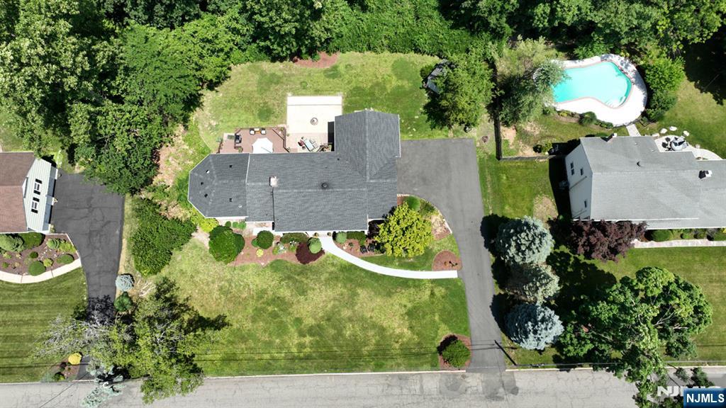 12 Heatherhill Lane
