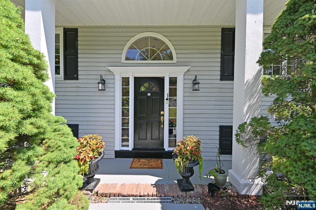 12 Heatherhill Lane