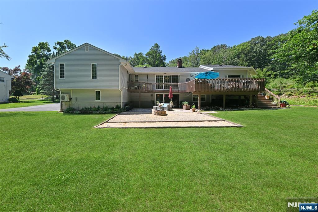 12 Heatherhill Lane
