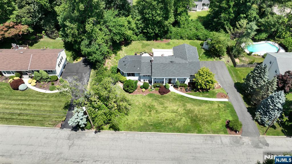 12 Heatherhill Lane