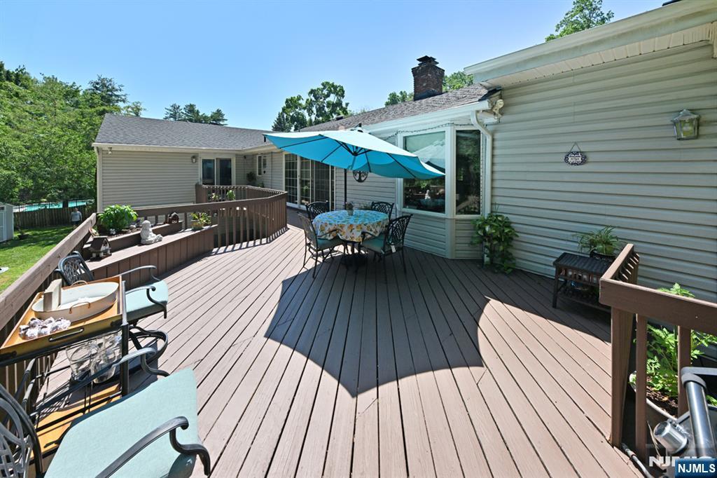 12 Heatherhill Lane