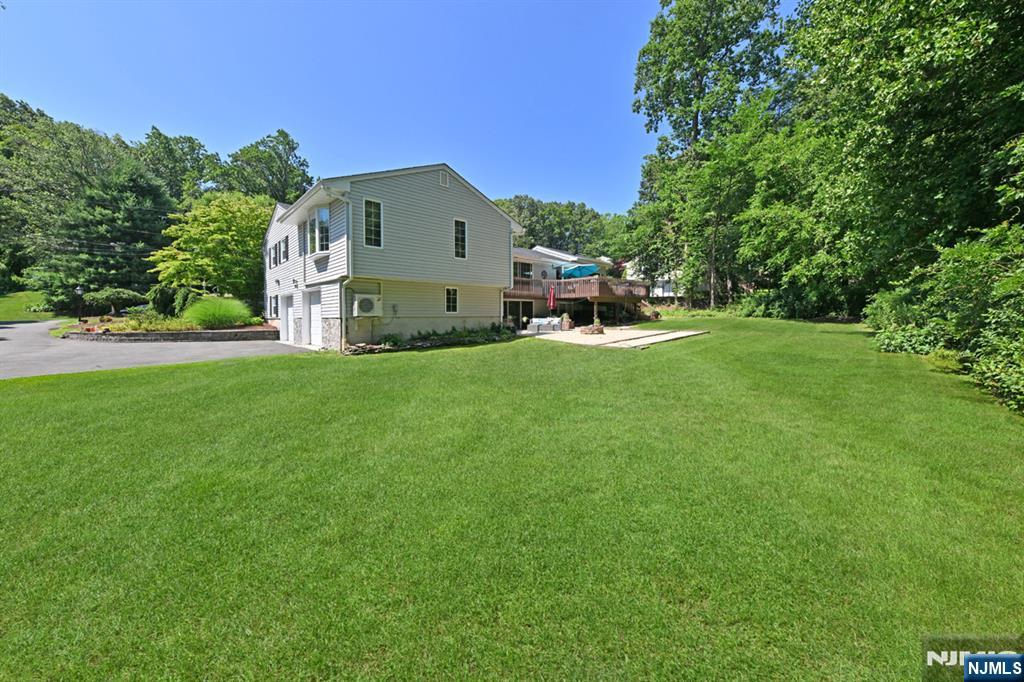 12 Heatherhill Lane