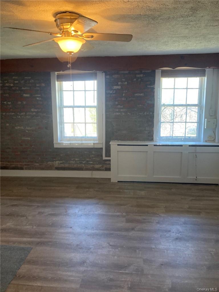 127 N Riverside Avenue Unit: Lower Level