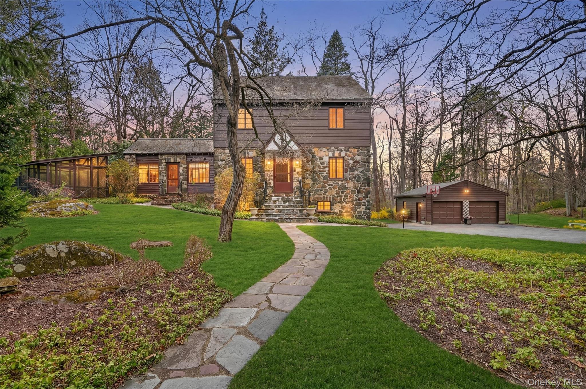 12 Inwood Lane W