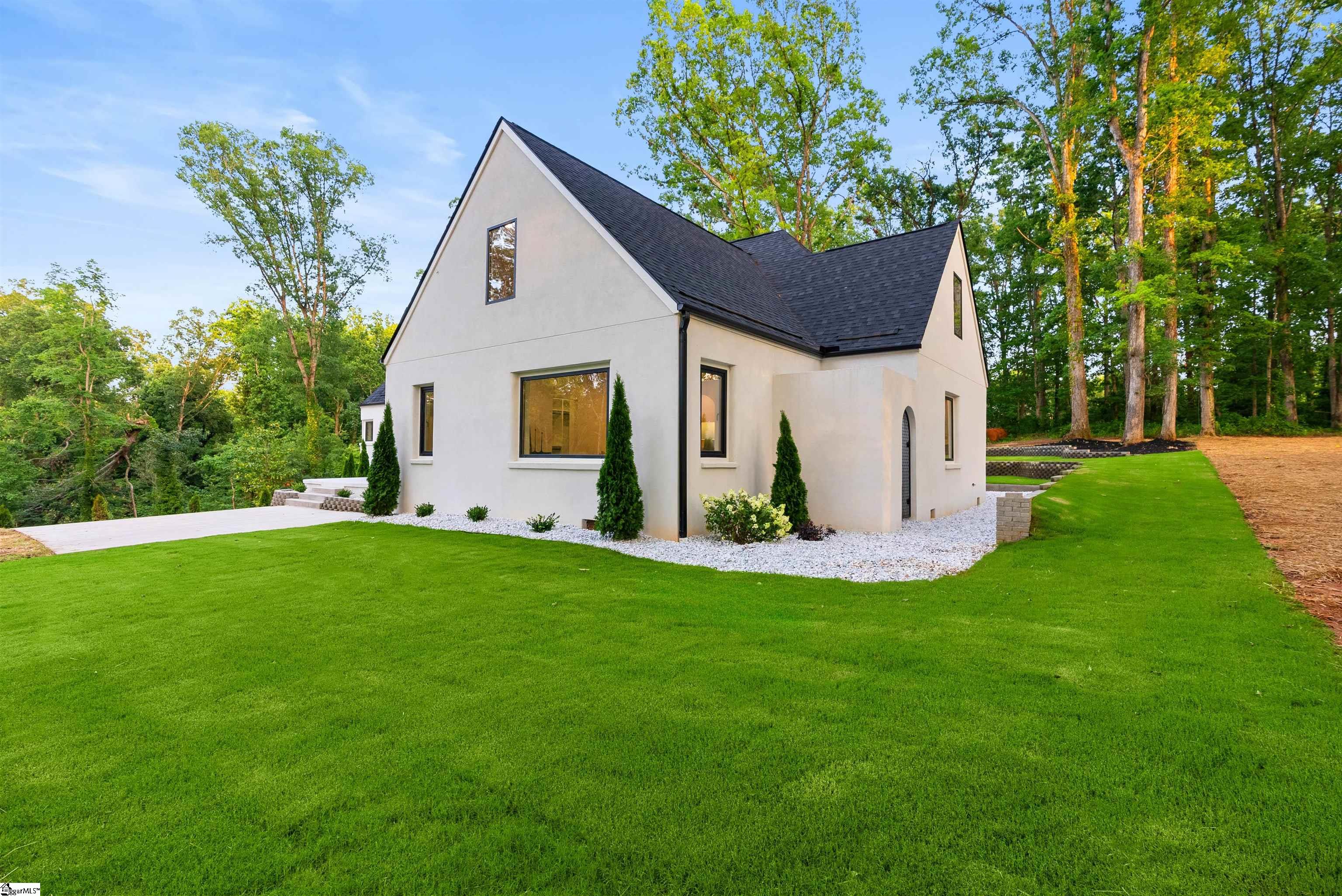 104 Arrowhead Circle