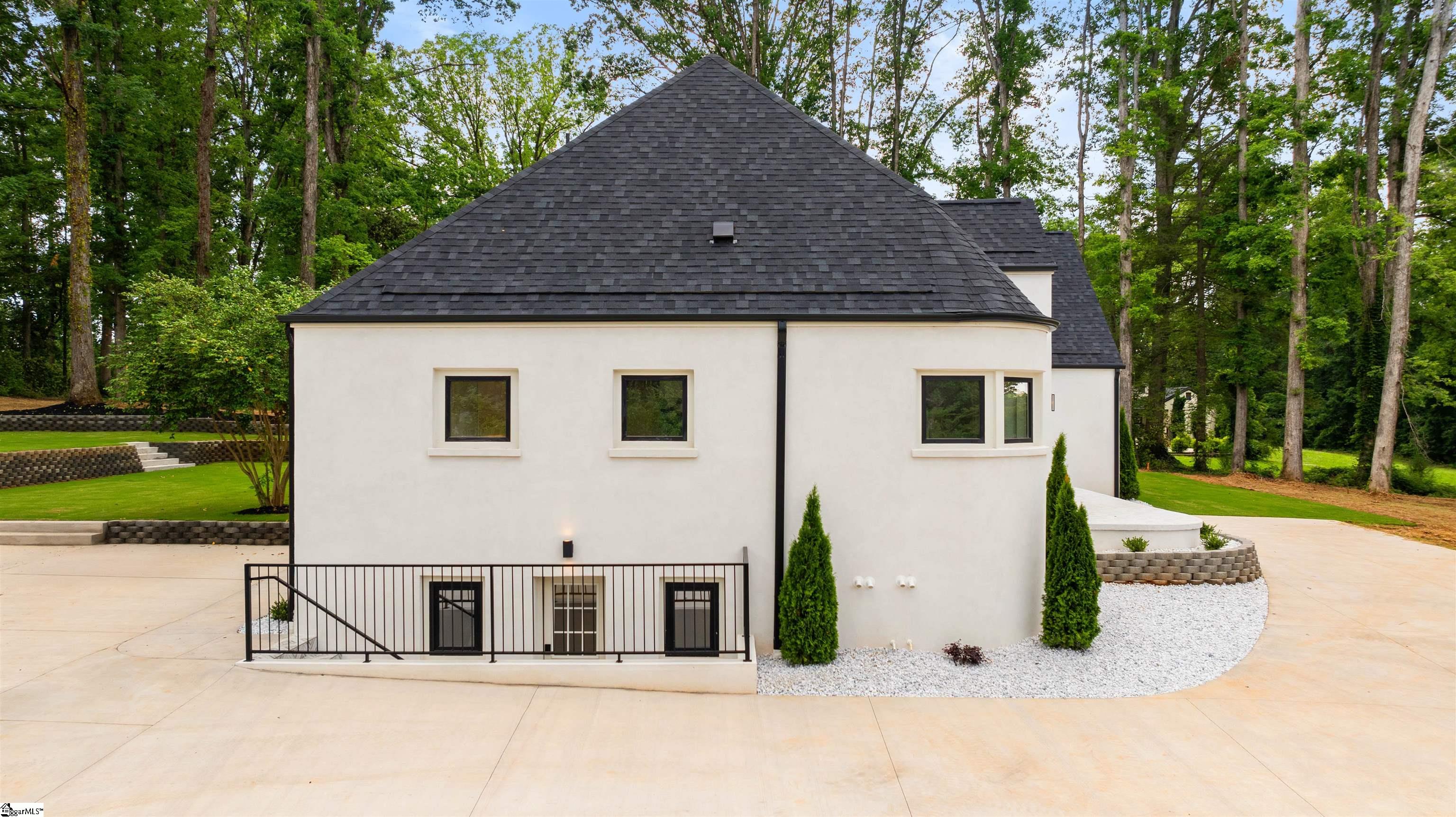 104 Arrowhead Circle