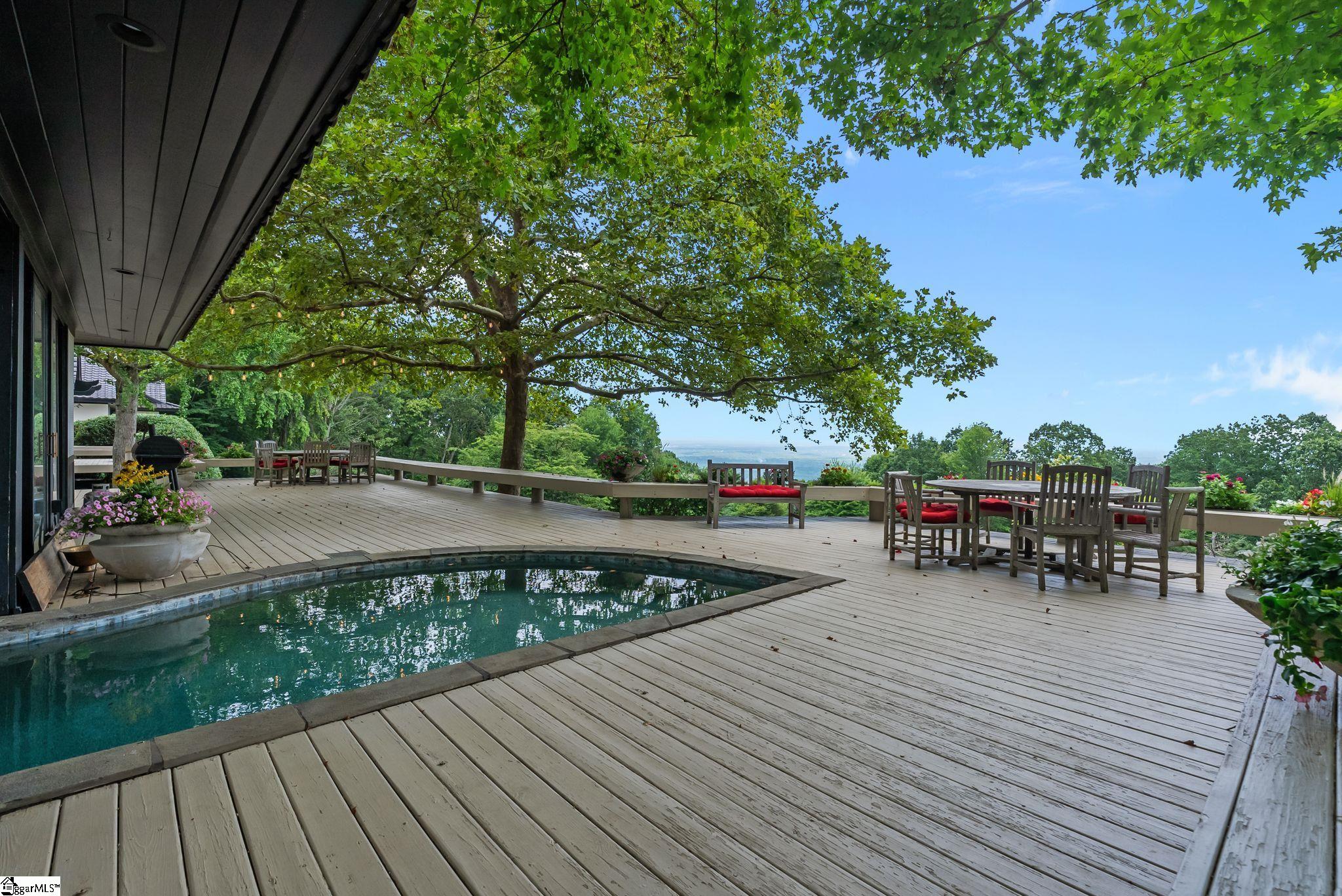 110 Huckleberry Ridge