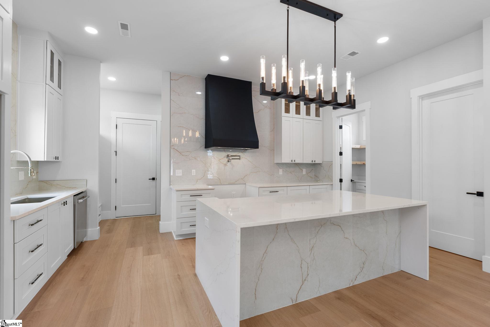 223 S Calhoun Street