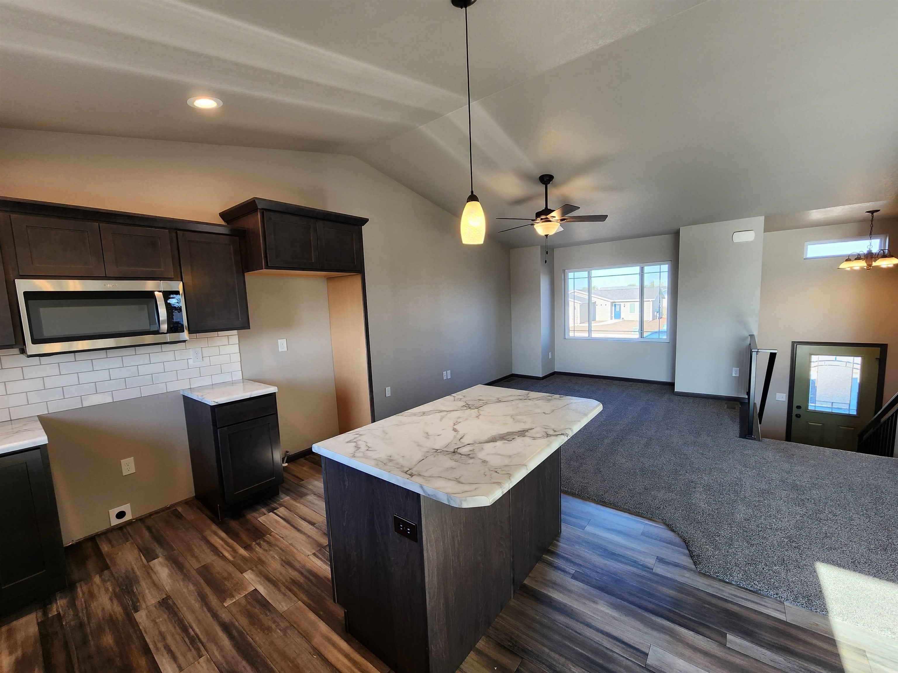 660 Valor Court