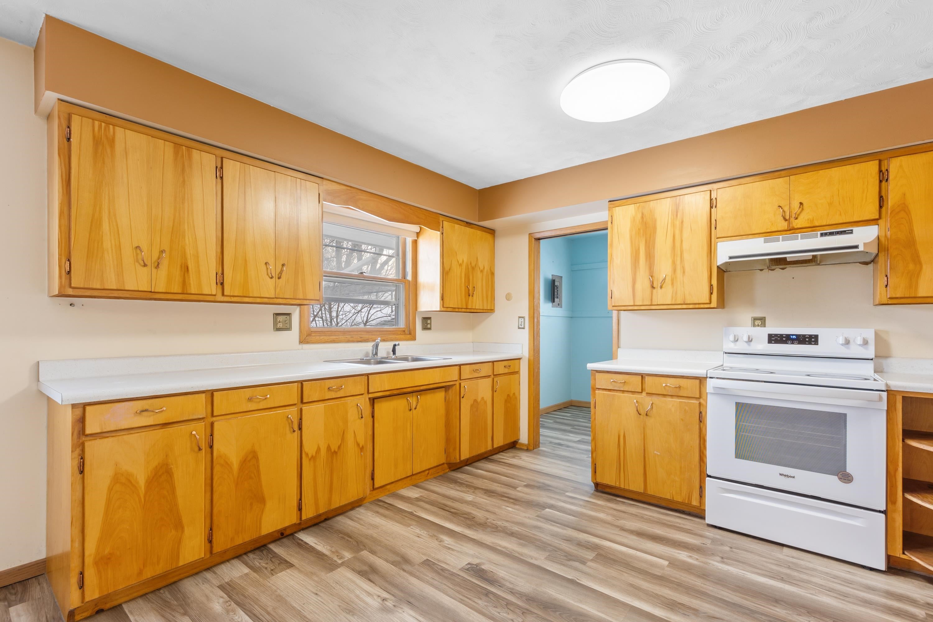 808 Holcomb Avenue