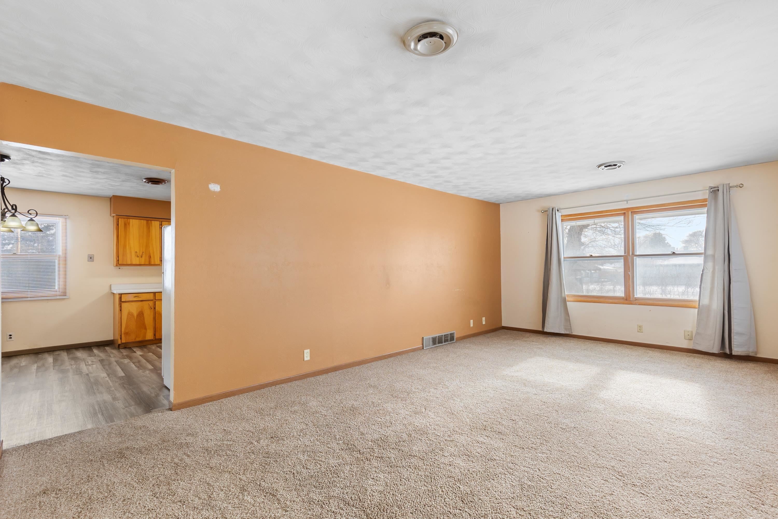 808 Holcomb Avenue