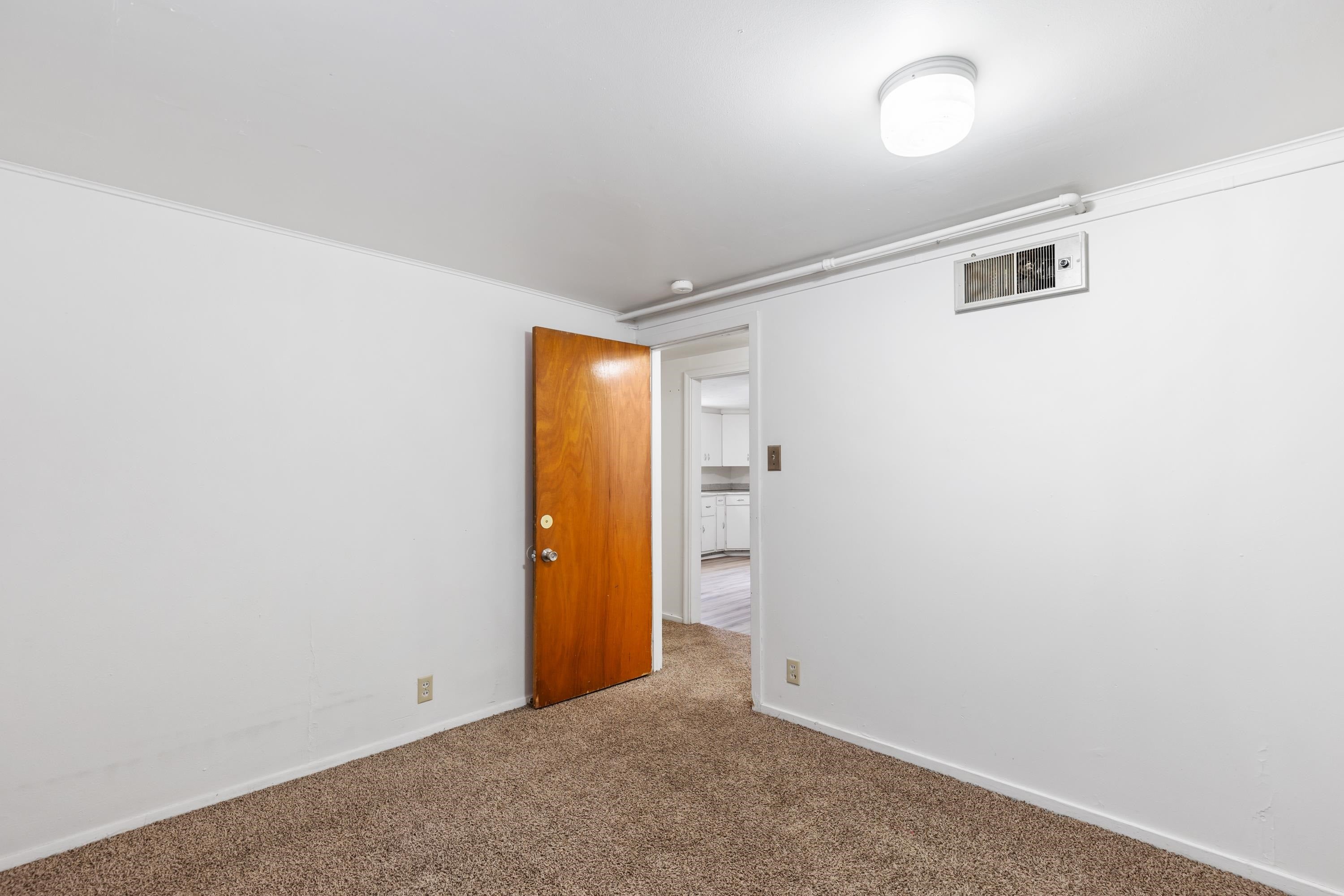 808 Holcomb Avenue