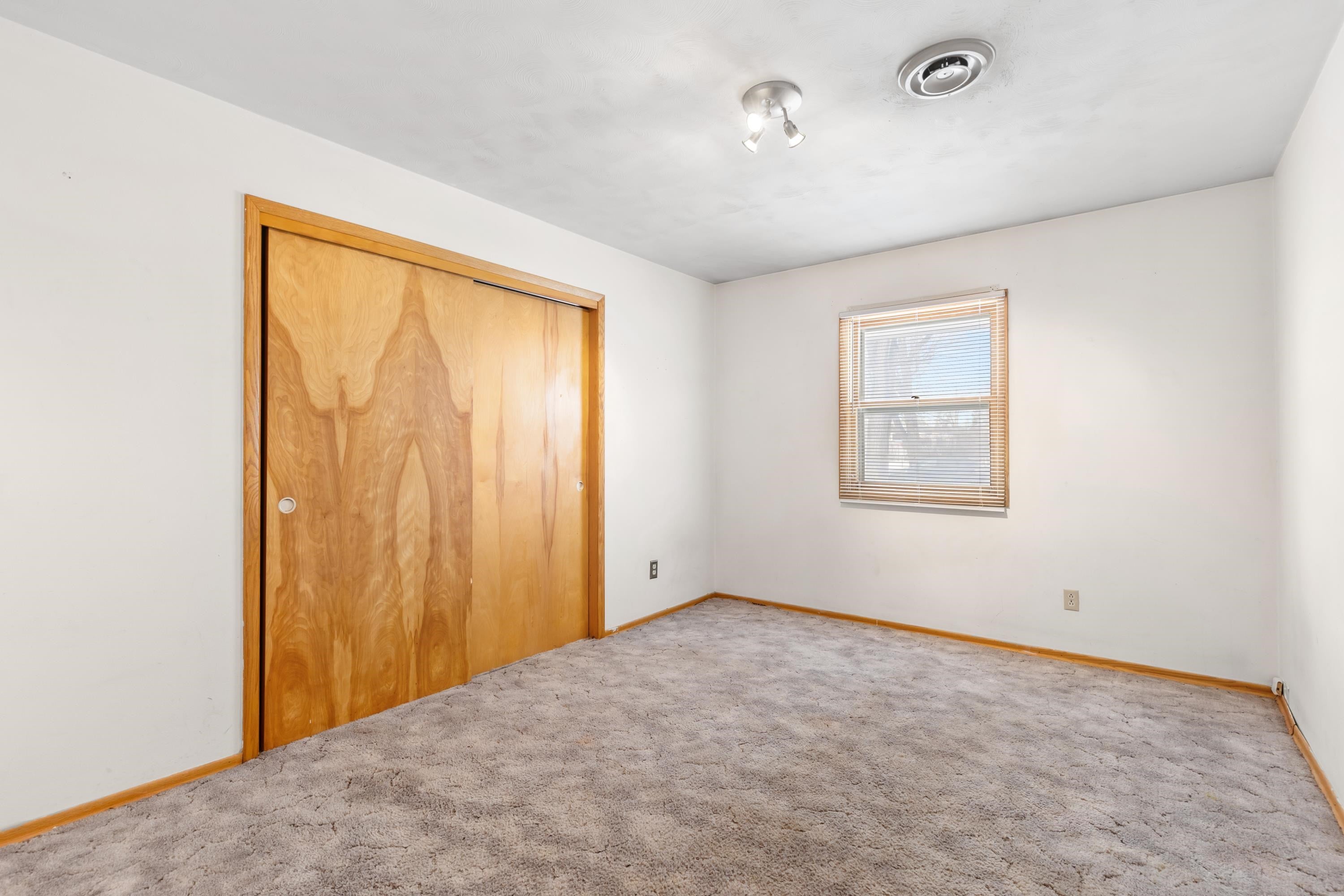 808 Holcomb Avenue