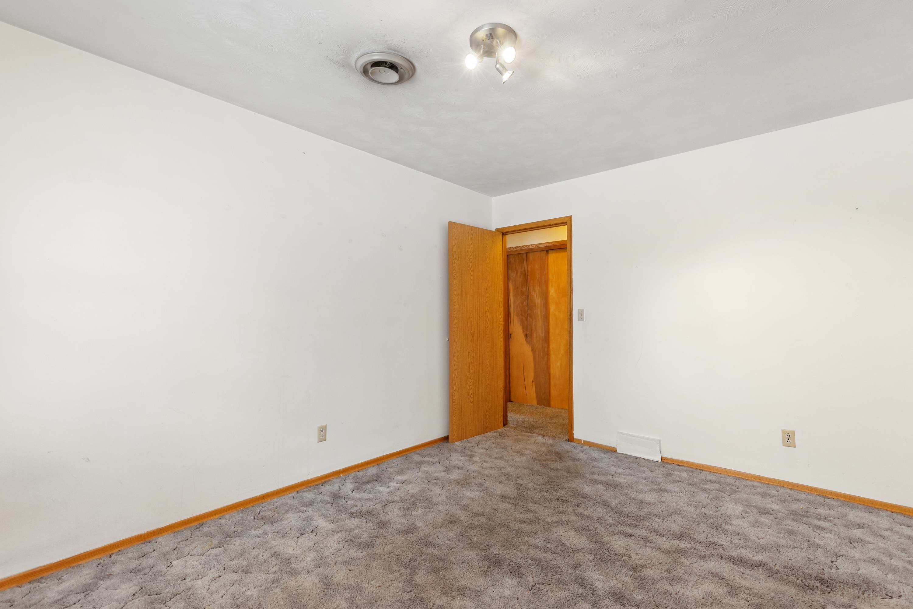 808 Holcomb Avenue