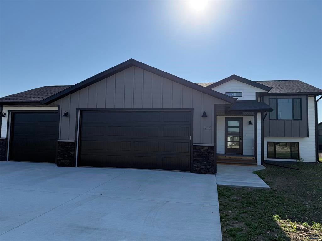 648 Valor Court