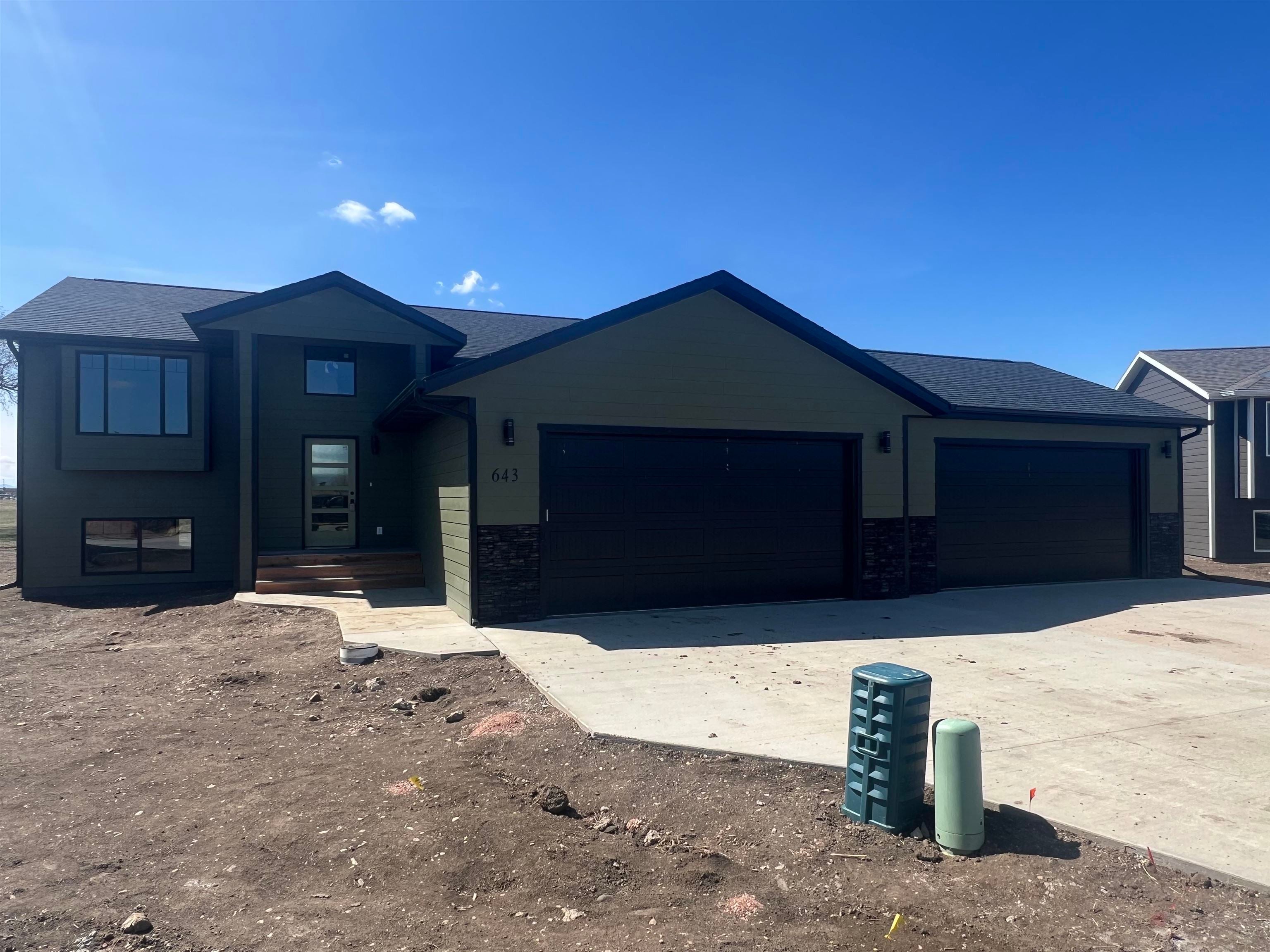 643 Eagle Court