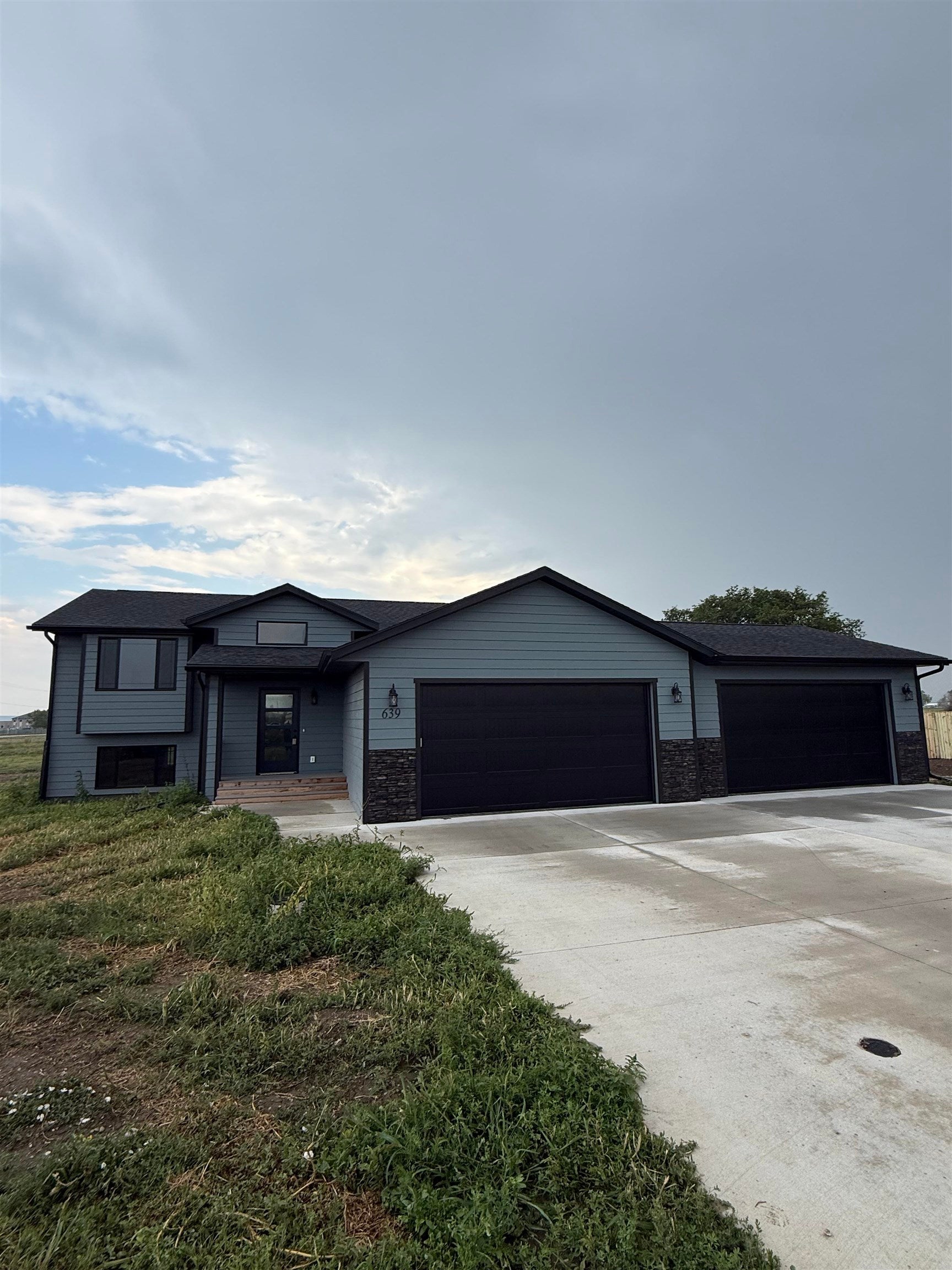 639 Eagle Court