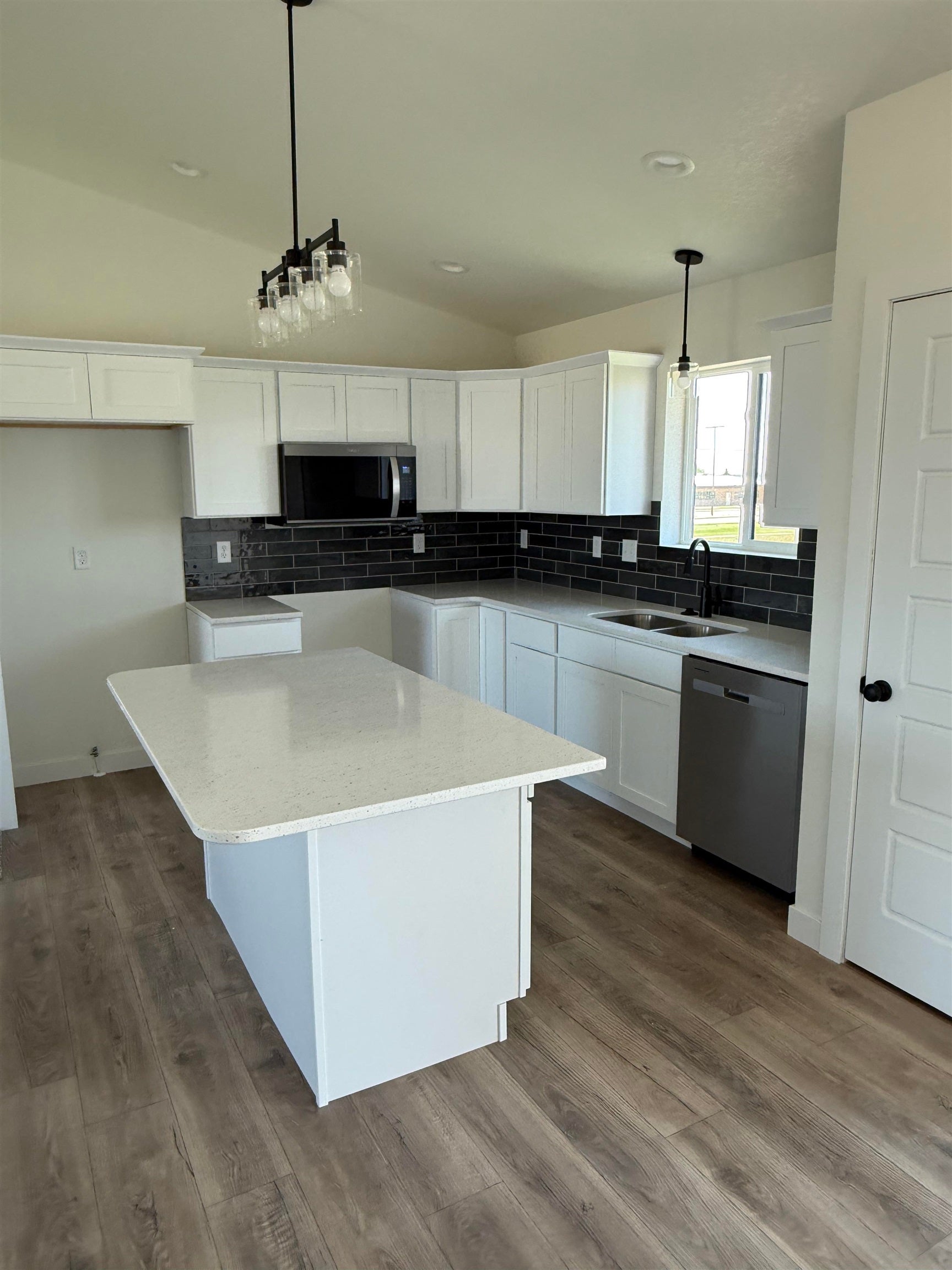 639 Eagle Court