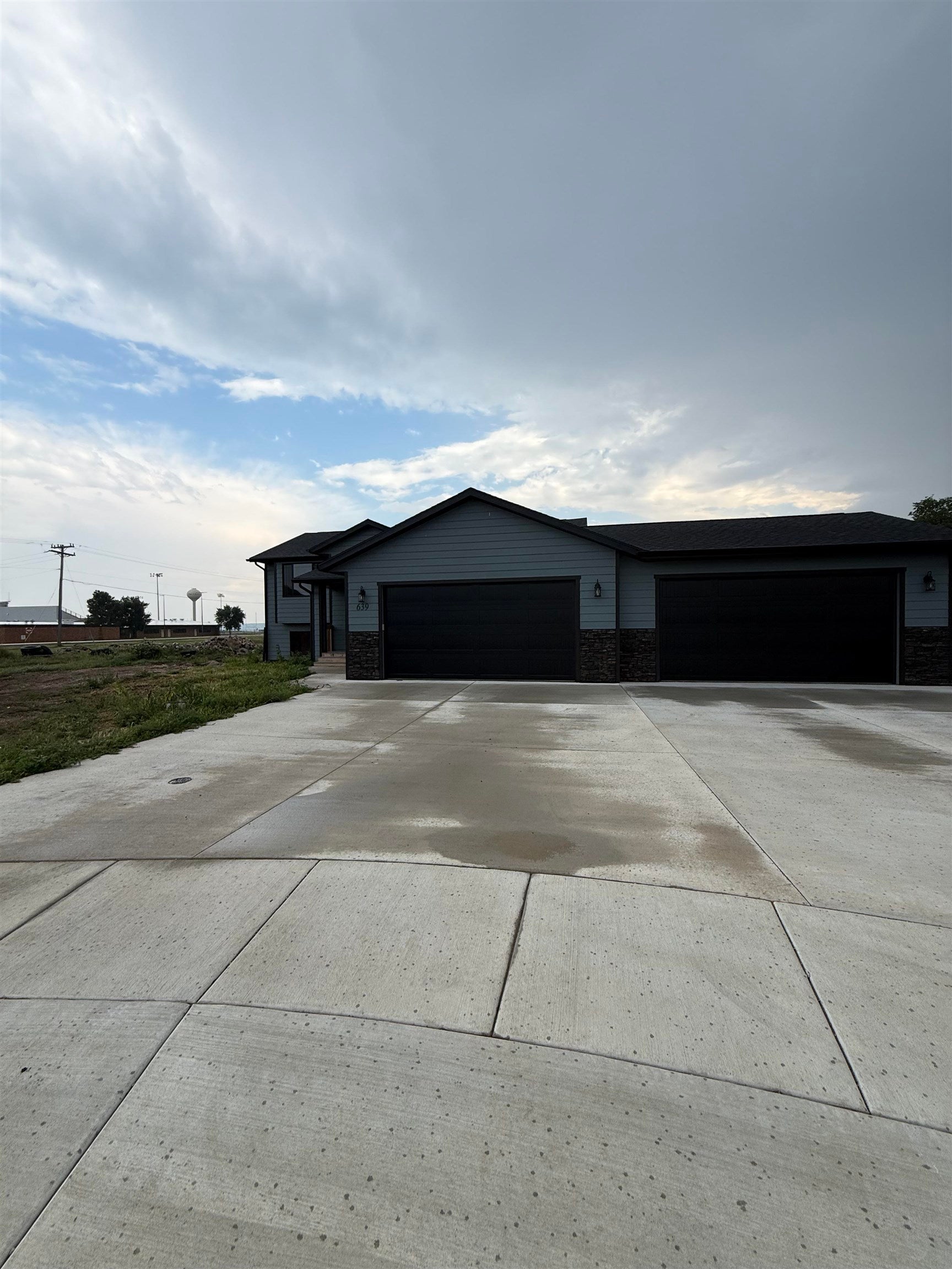 639 Eagle Court