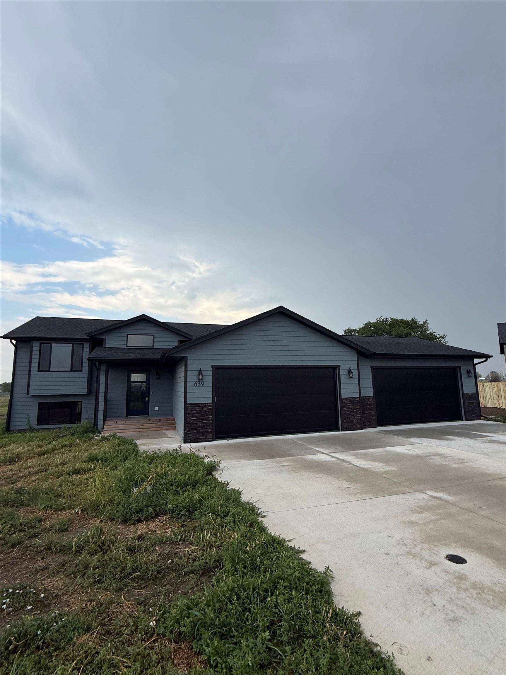 639 Eagle Court