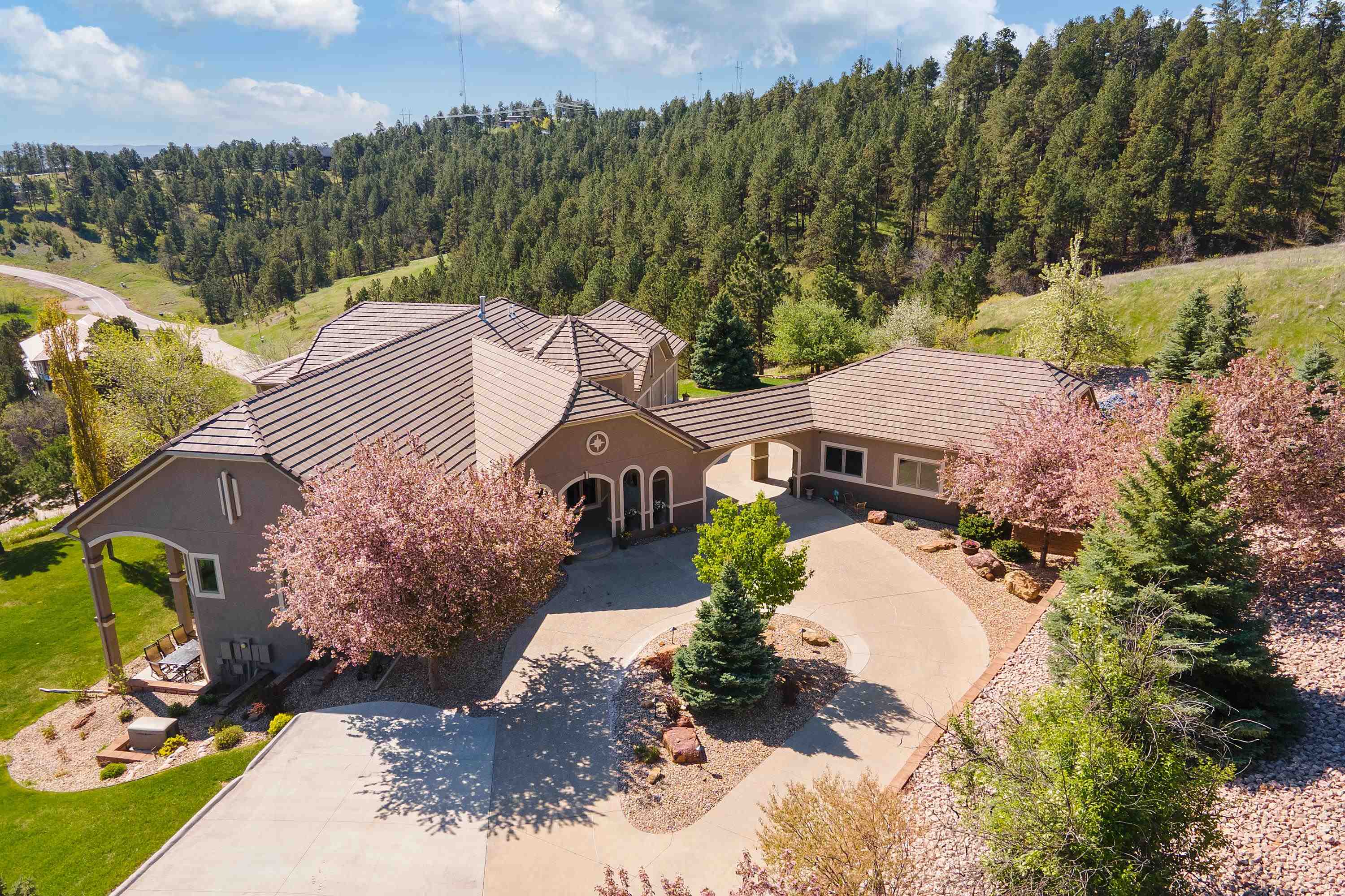 1607 Pevans Parkway
