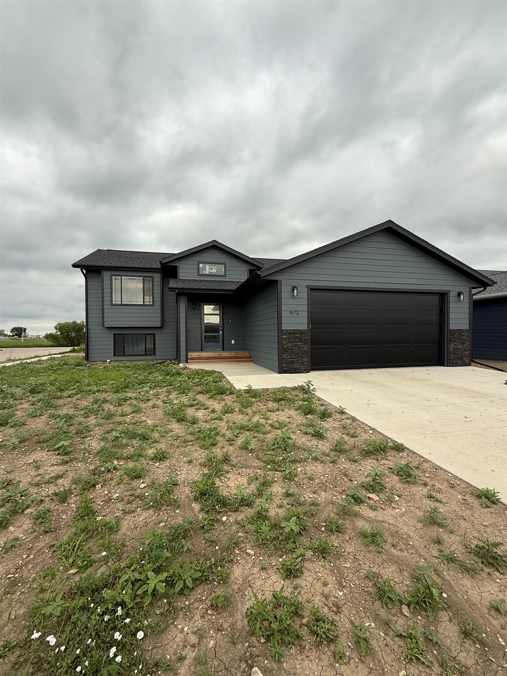 672 Eagle Court