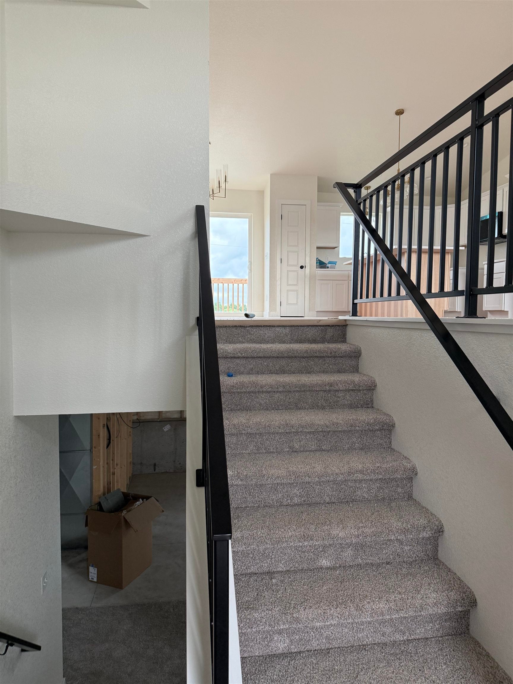668 Eagle Court