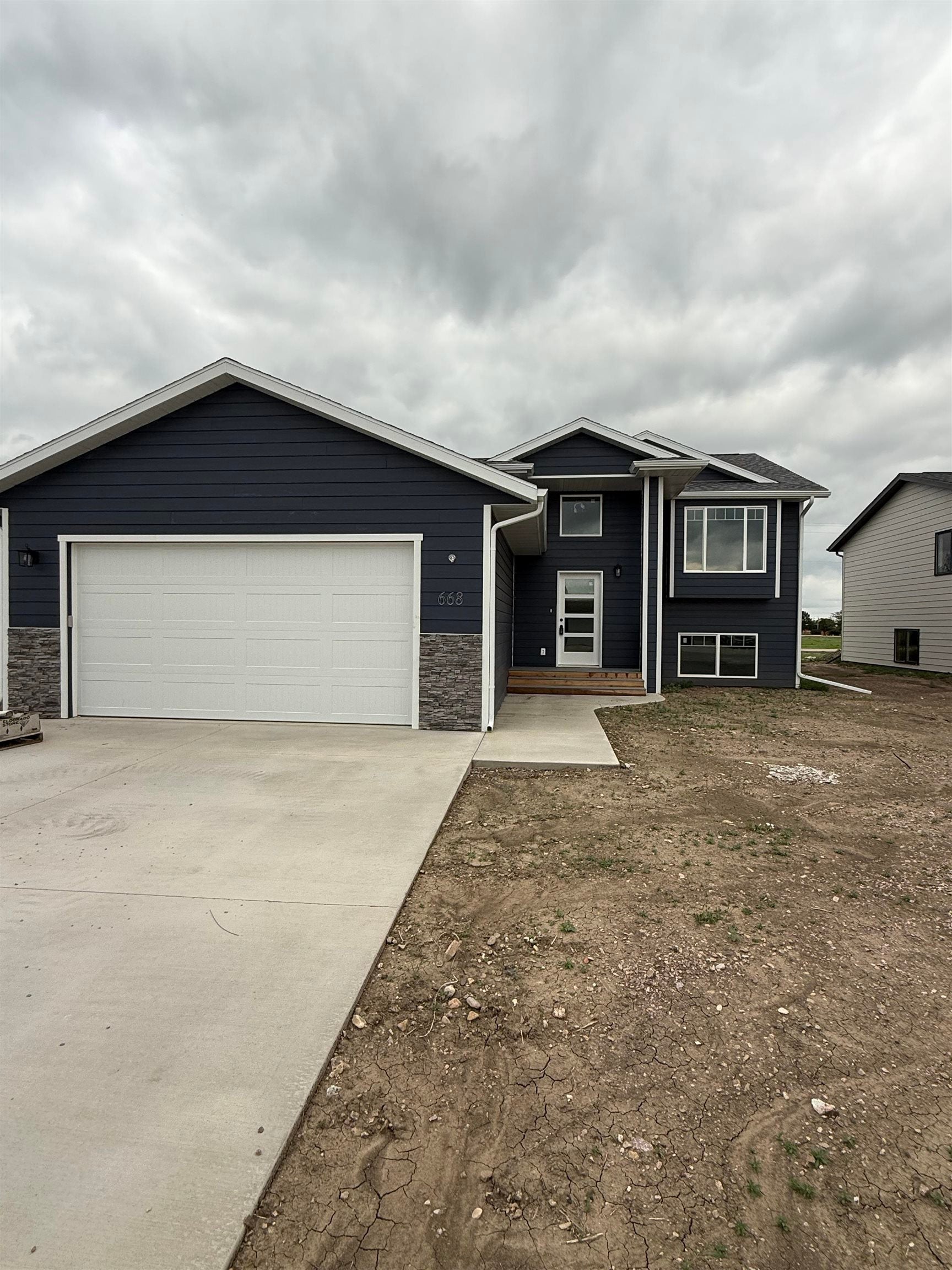668 Eagle Court