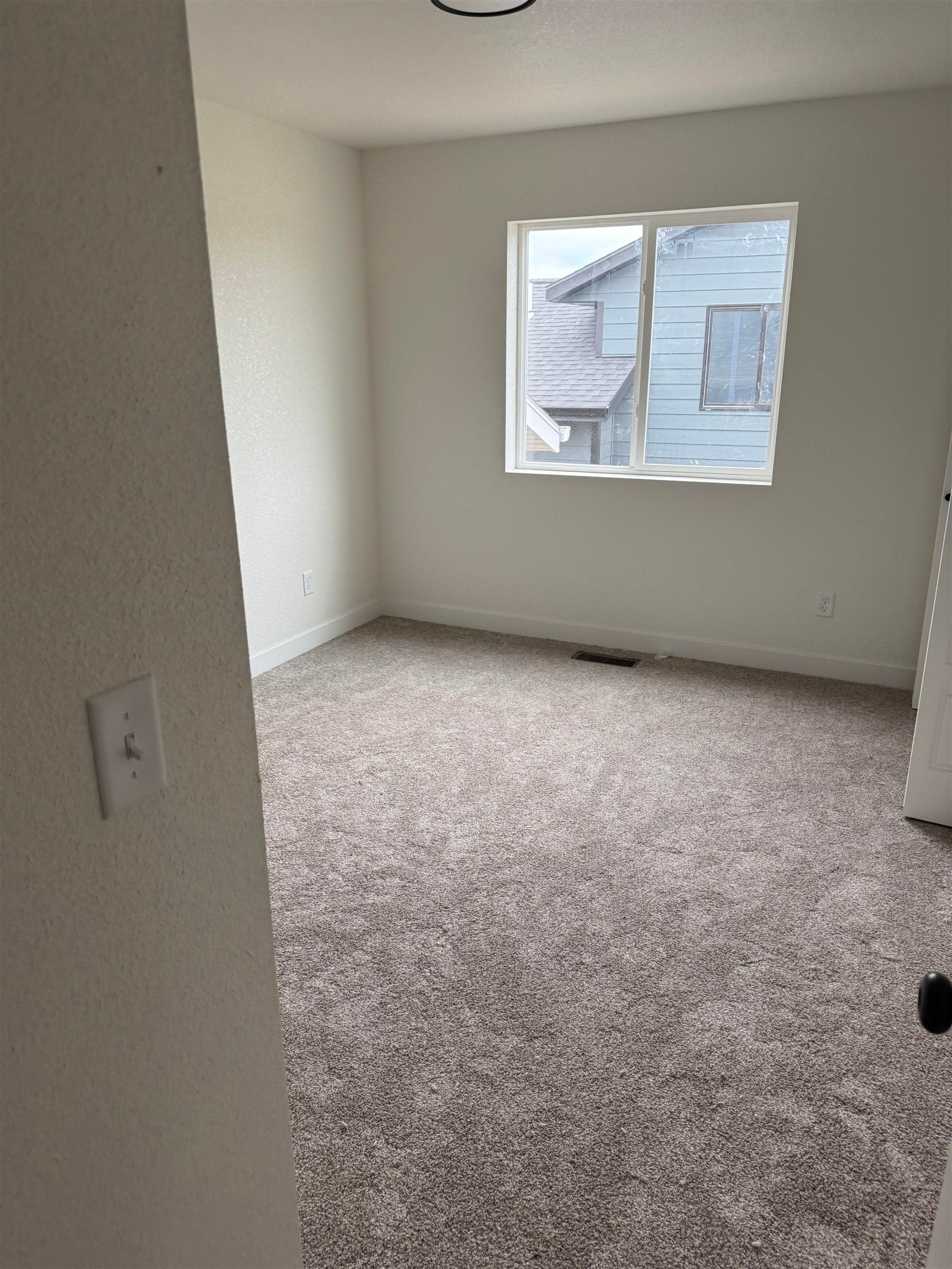 668 Eagle Court